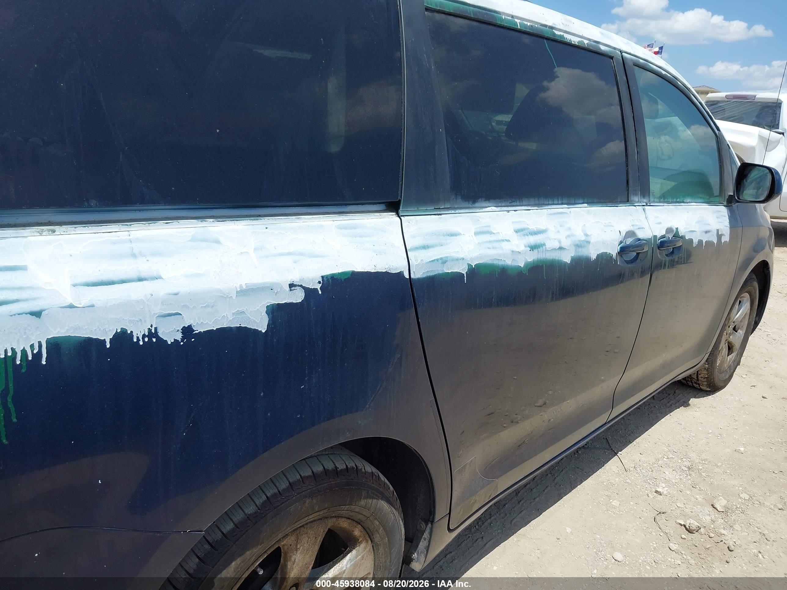 2011 Toyota Sienna Le V6 Blue vin: 5TDKK3DC1BS080093