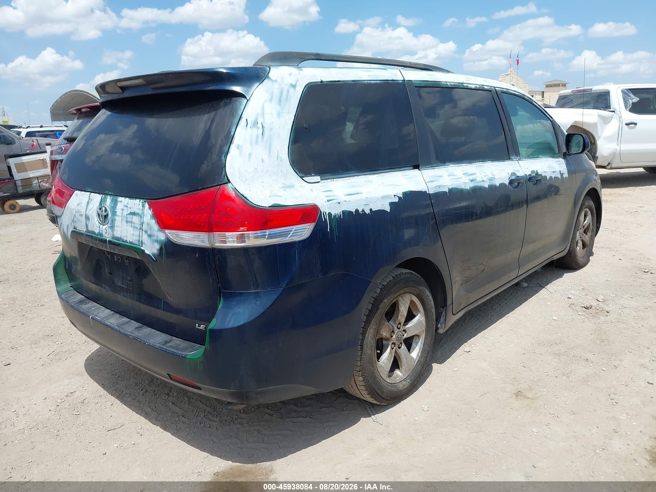 2011 Toyota Sienna Le V6 Blue vin: 5TDKK3DC1BS080093