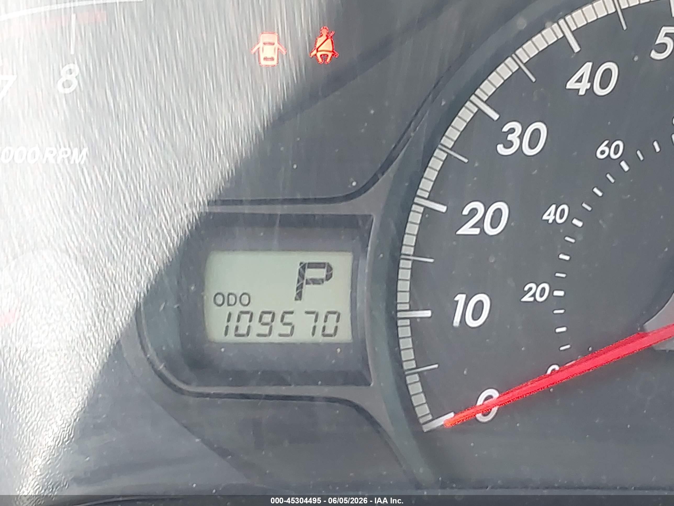 2011 Toyota Sienna Le V6 Maroon vin: 5TDKK3DC1BS080756