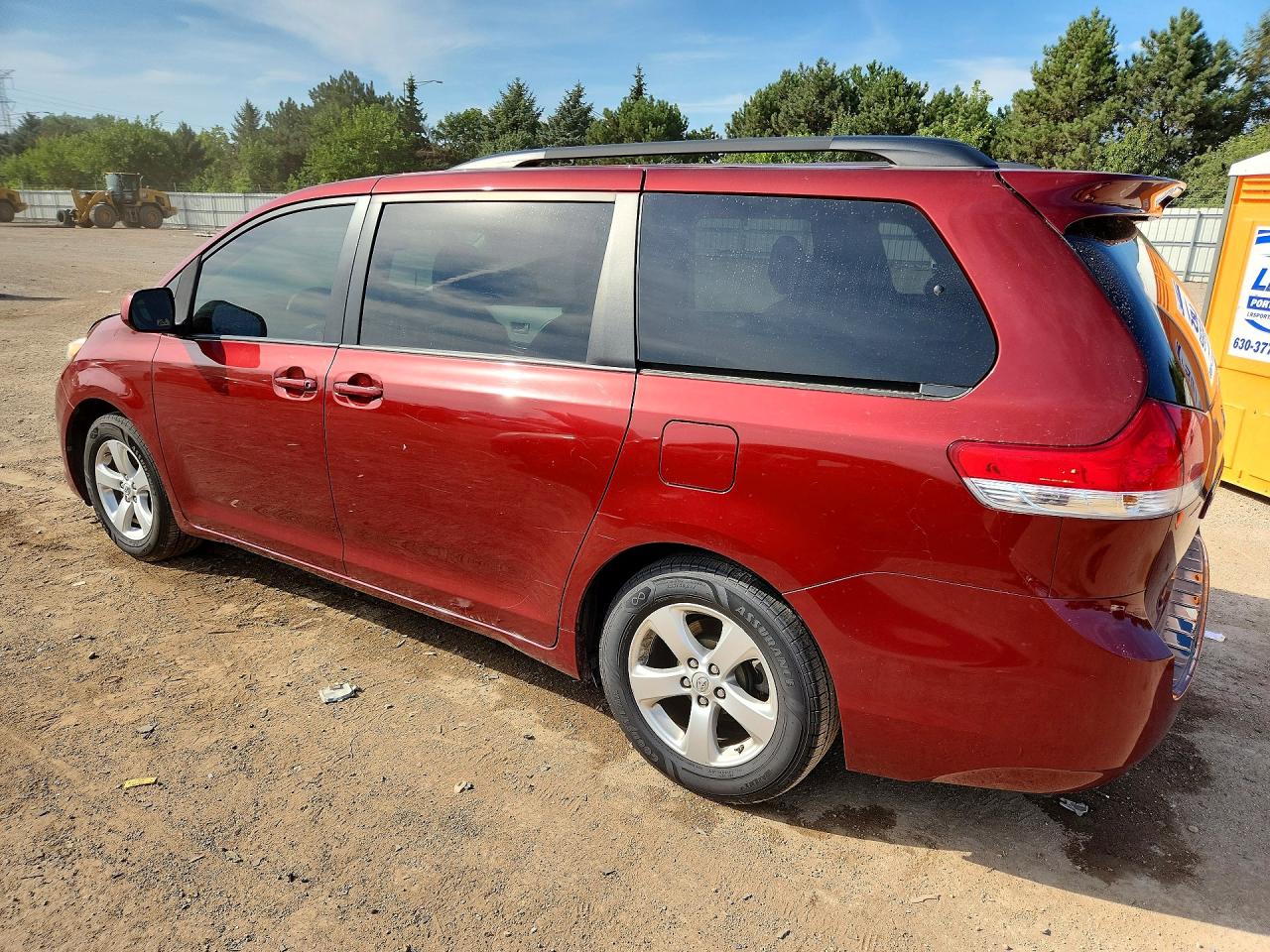 2011 Toyota Sienna Le Burgundy vin: 5TDKK3DC1BS088422