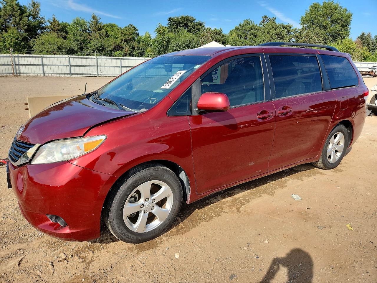 2011 Toyota Sienna Le Burgundy vin: 5TDKK3DC1BS088422