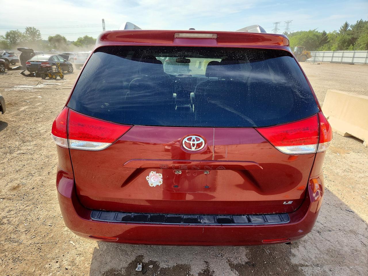 2011 Toyota Sienna Le Burgundy vin: 5TDKK3DC1BS088422