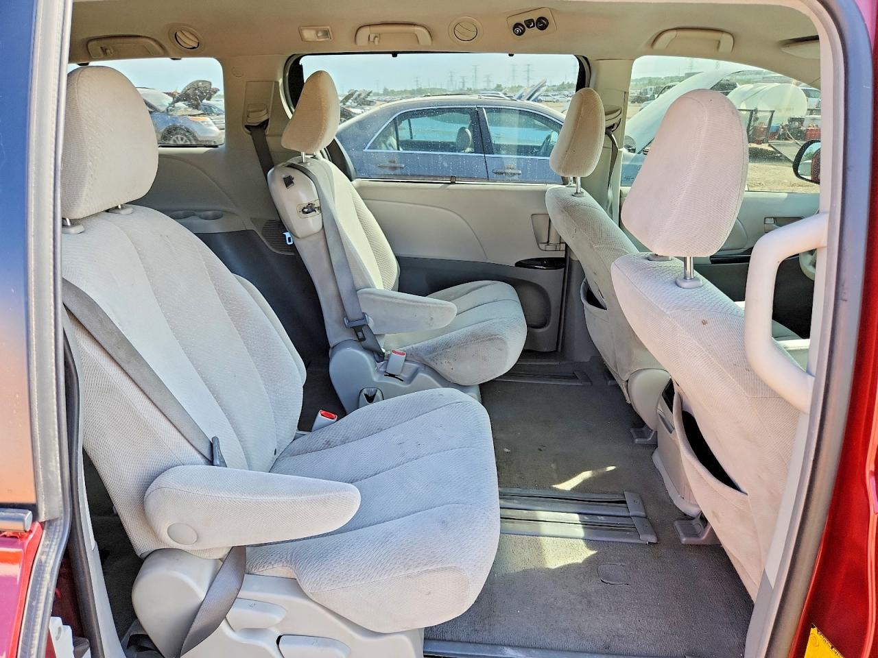 2011 Toyota Sienna Le Burgundy vin: 5TDKK3DC1BS088422