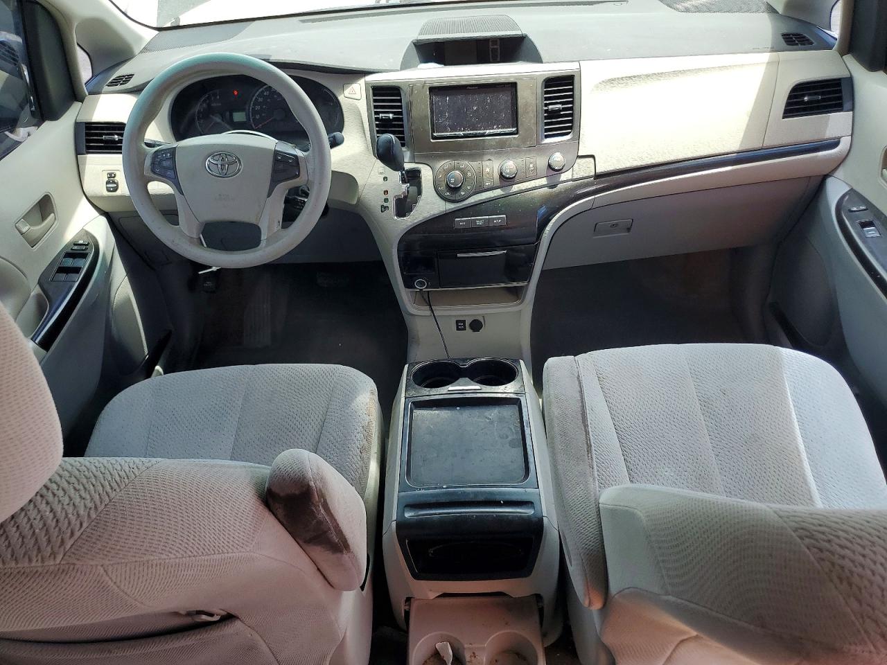 2011 Toyota Sienna Le Black vin: 5TDKK3DC1BS151289