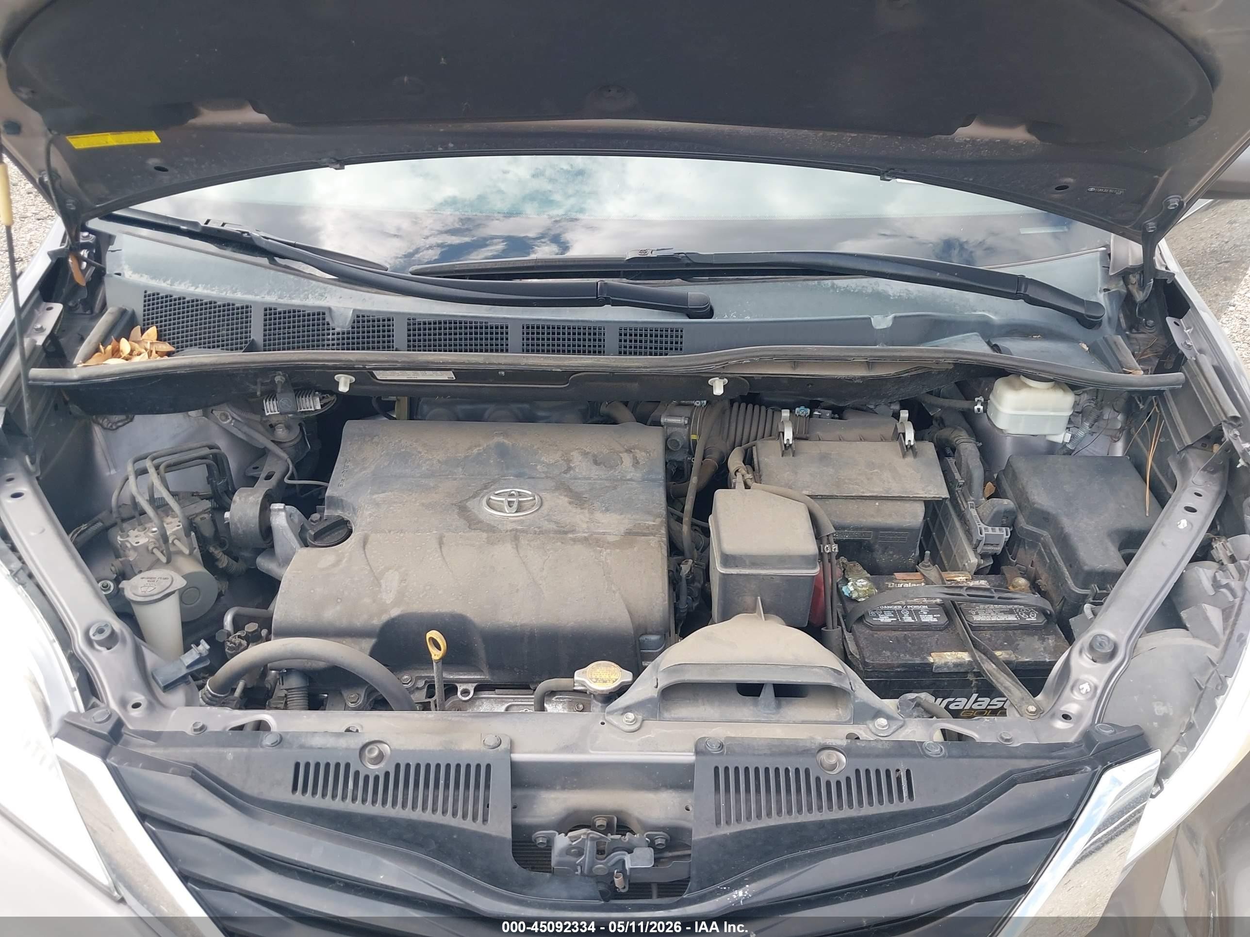 2011 Toyota Sienna Le V6 Gray vin: 5TDKK3DC1BS153365