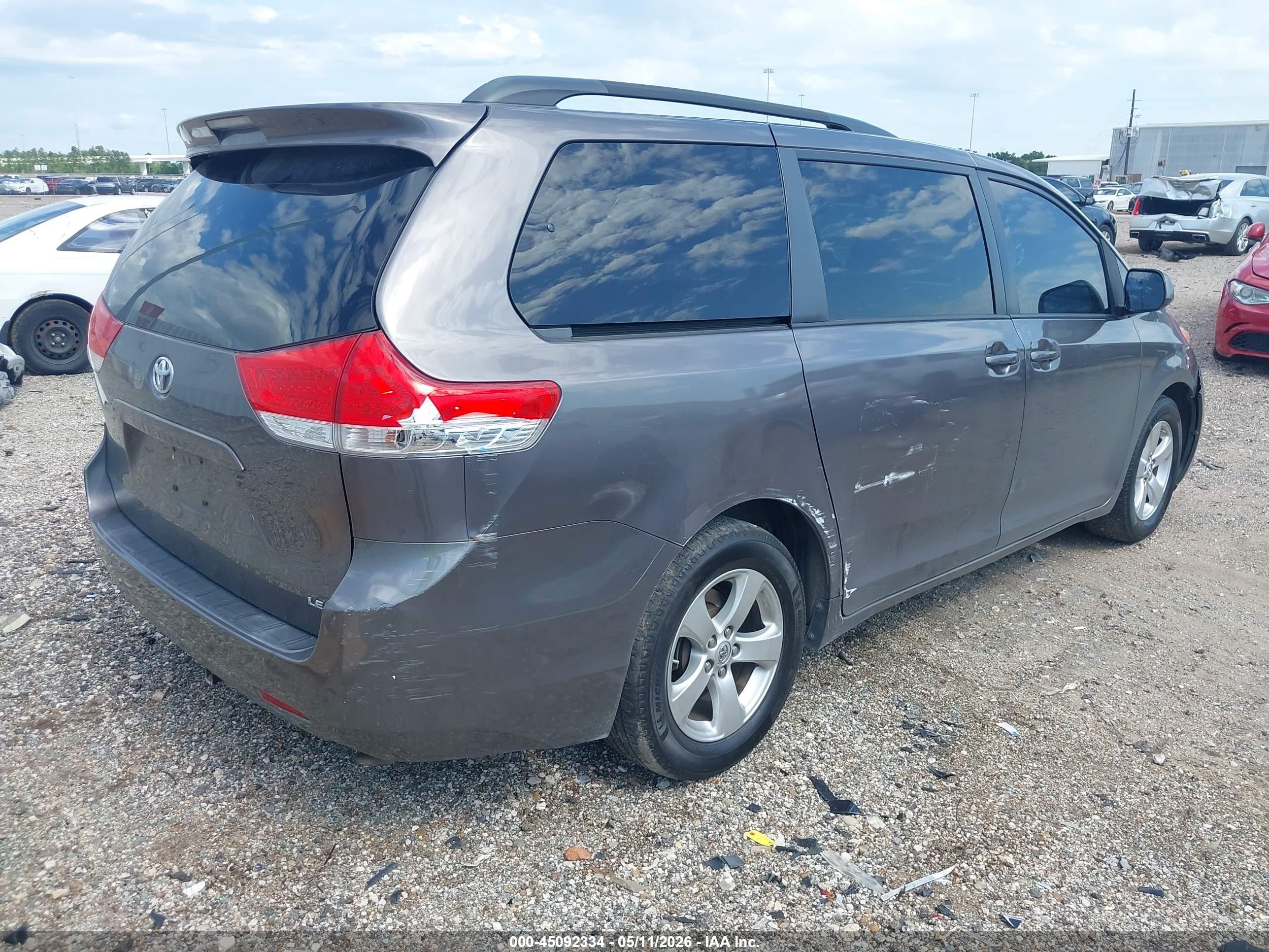 2011 Toyota Sienna Le V6 Gray vin: 5TDKK3DC1BS153365