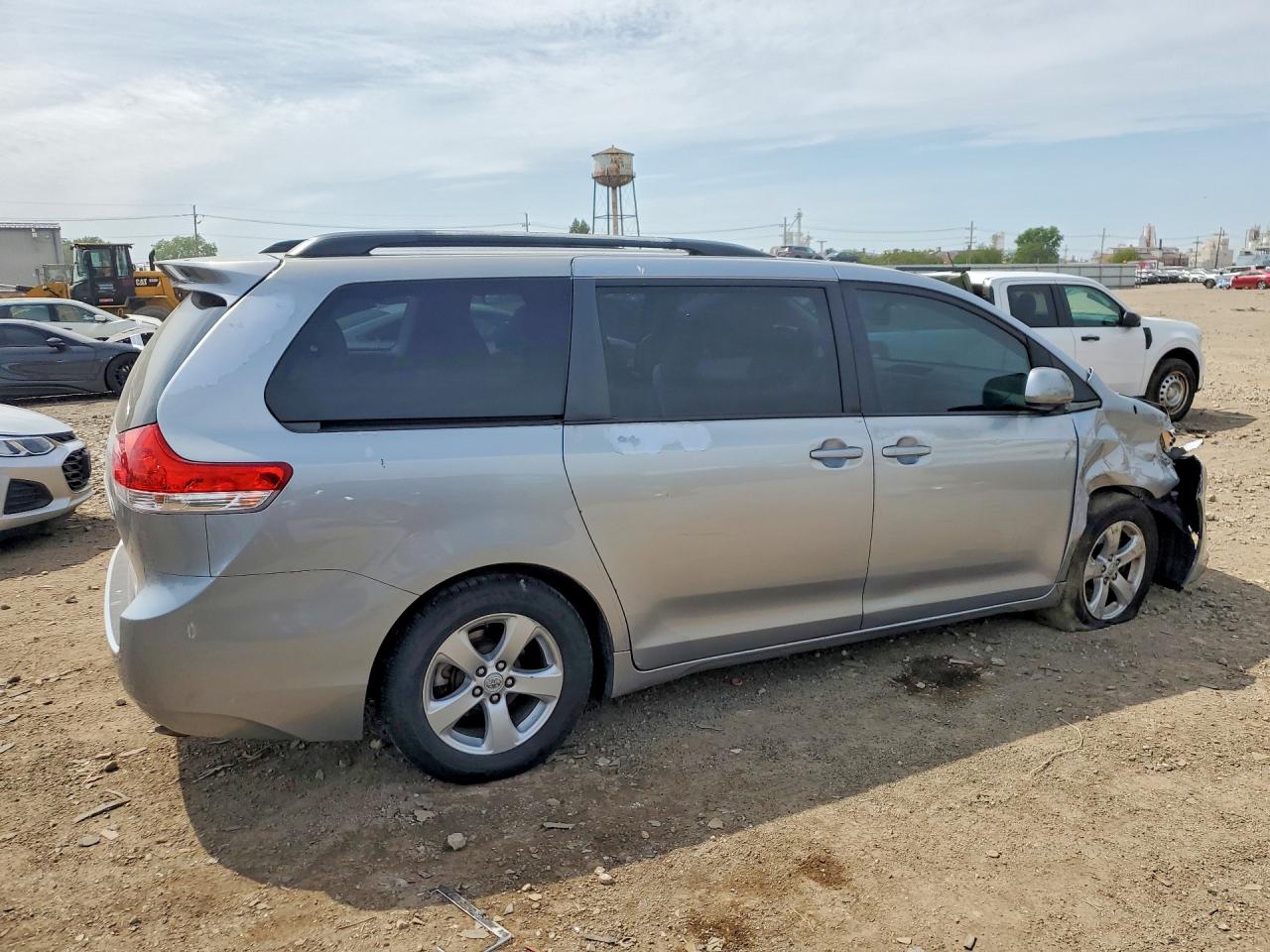 2012 Toyota Sienna Le Silver vin: 5TDKK3DC1CS192247