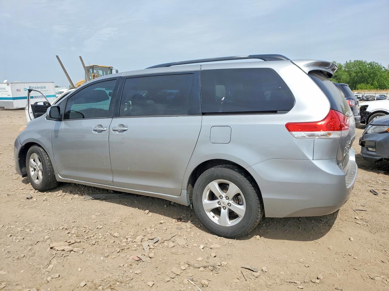 2012 Toyota Sienna Le Silver vin: 5TDKK3DC1CS192247