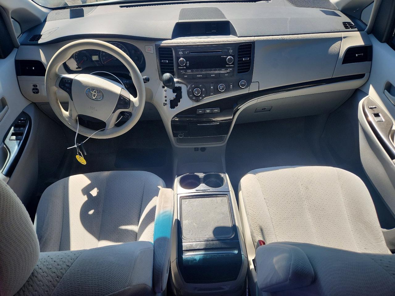 2012 Toyota Sienna Le Silver vin: 5TDKK3DC1CS192247