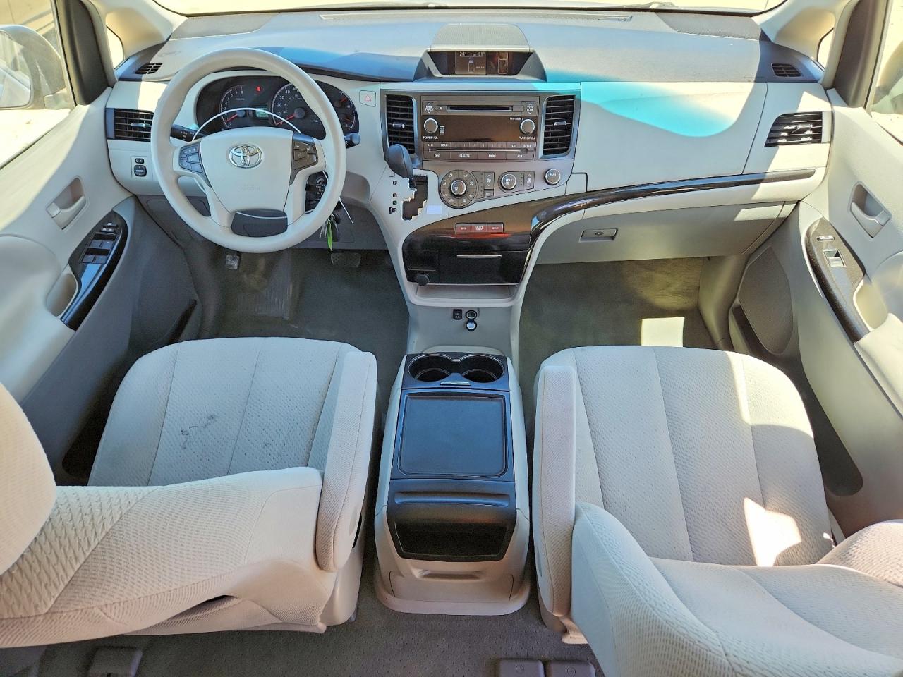 2012 Toyota Sienna Le Silver vin: 5TDKK3DC1CS204770