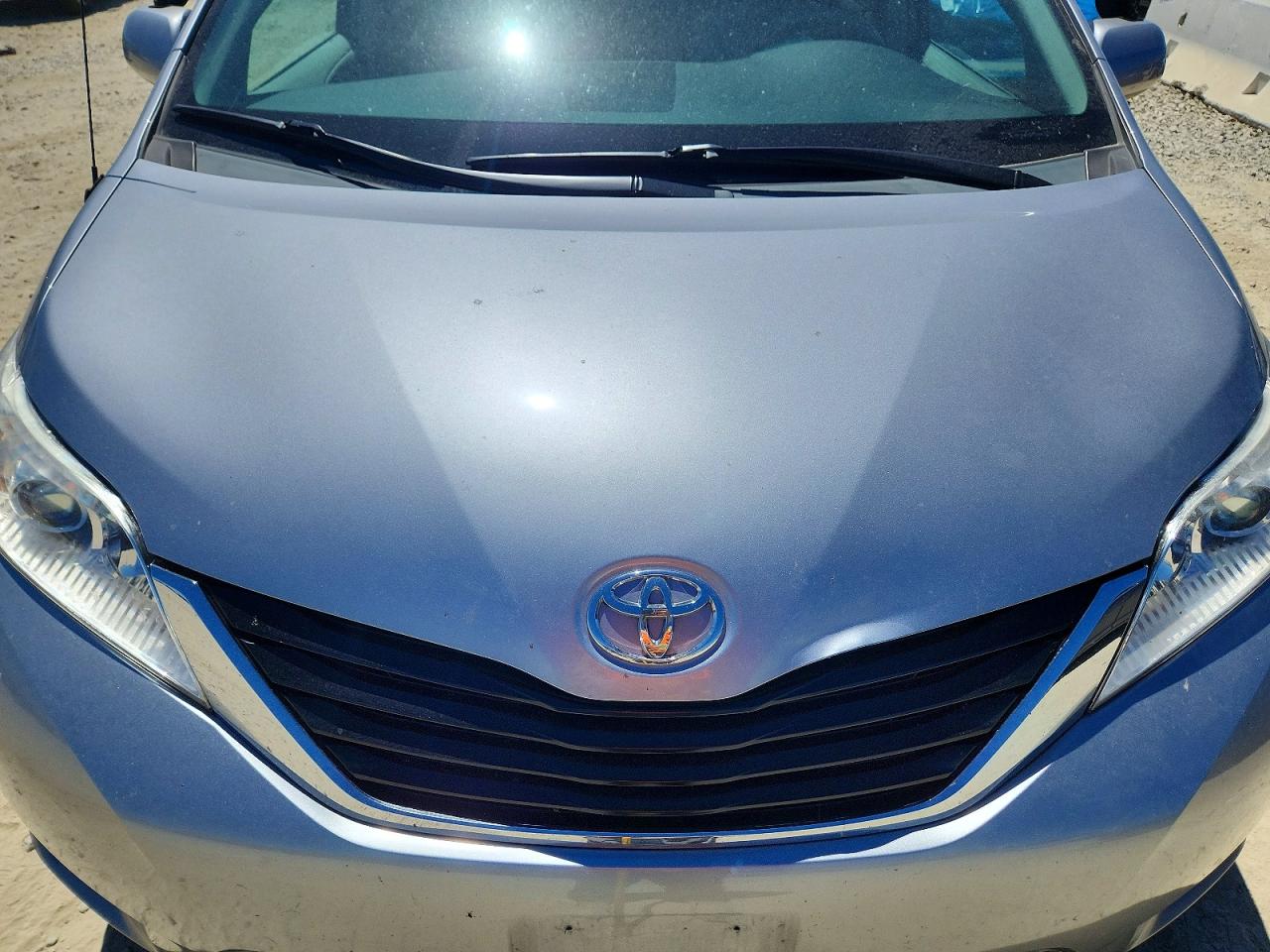 2012 Toyota Sienna Le Silver vin: 5TDKK3DC1CS204770