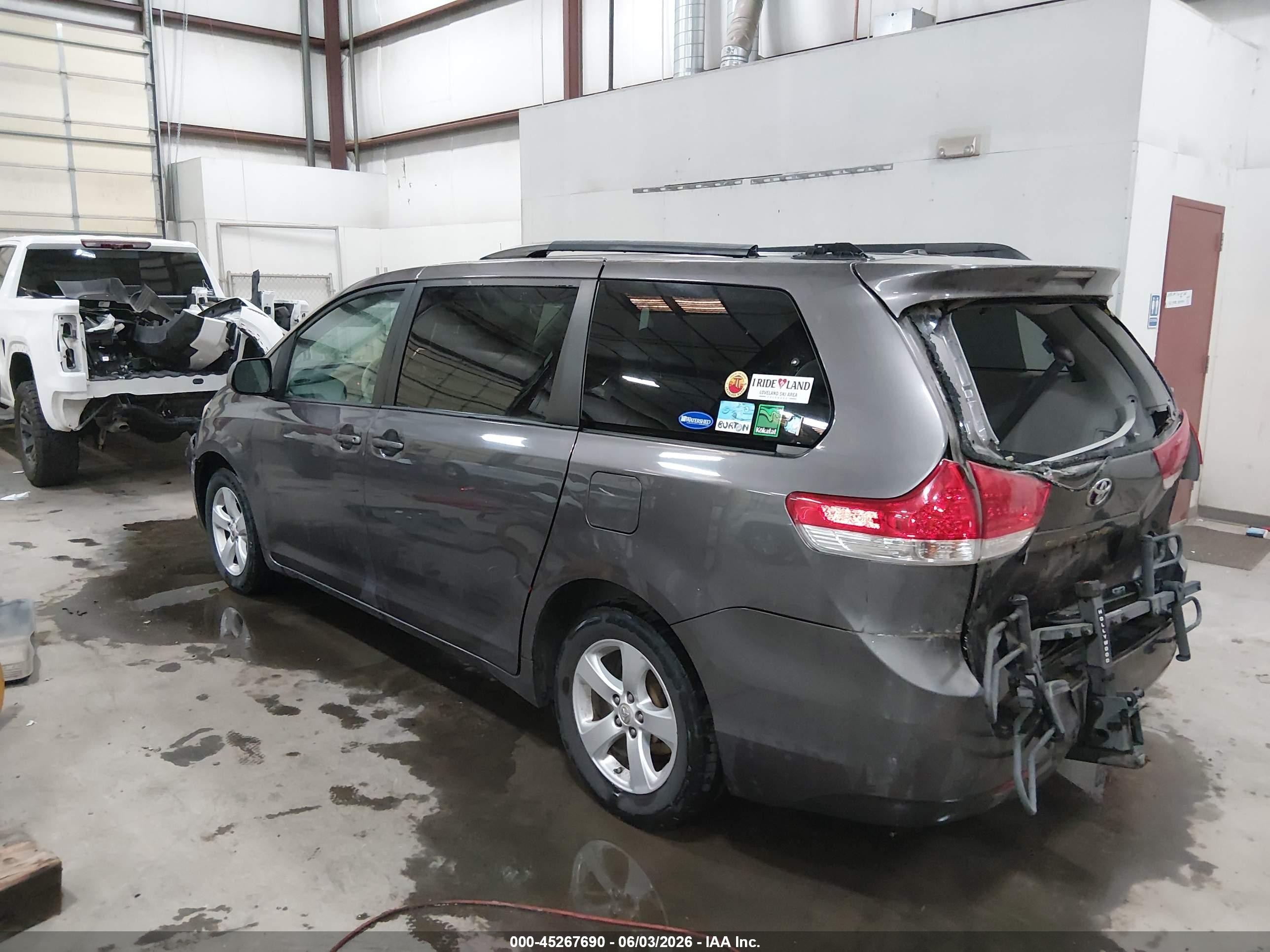 2012 Toyota Sienna Le V6 8 Passenger Gray vin: 5TDKK3DC1CS221925