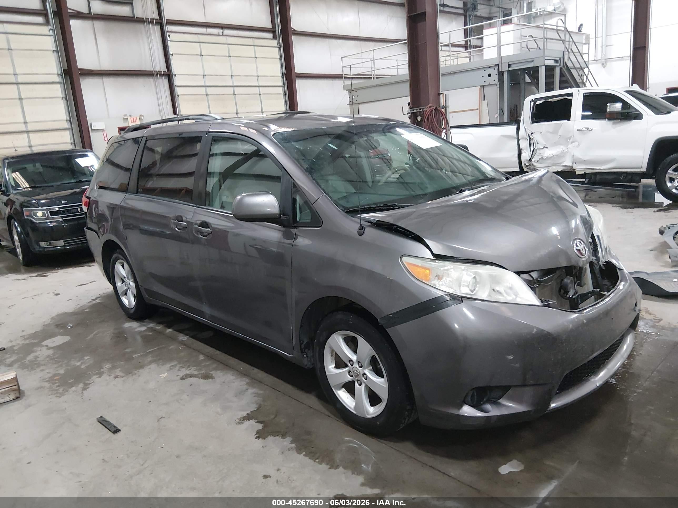 2012 Toyota Sienna Le V6 8 Passenger Gray vin: 5TDKK3DC1CS221925