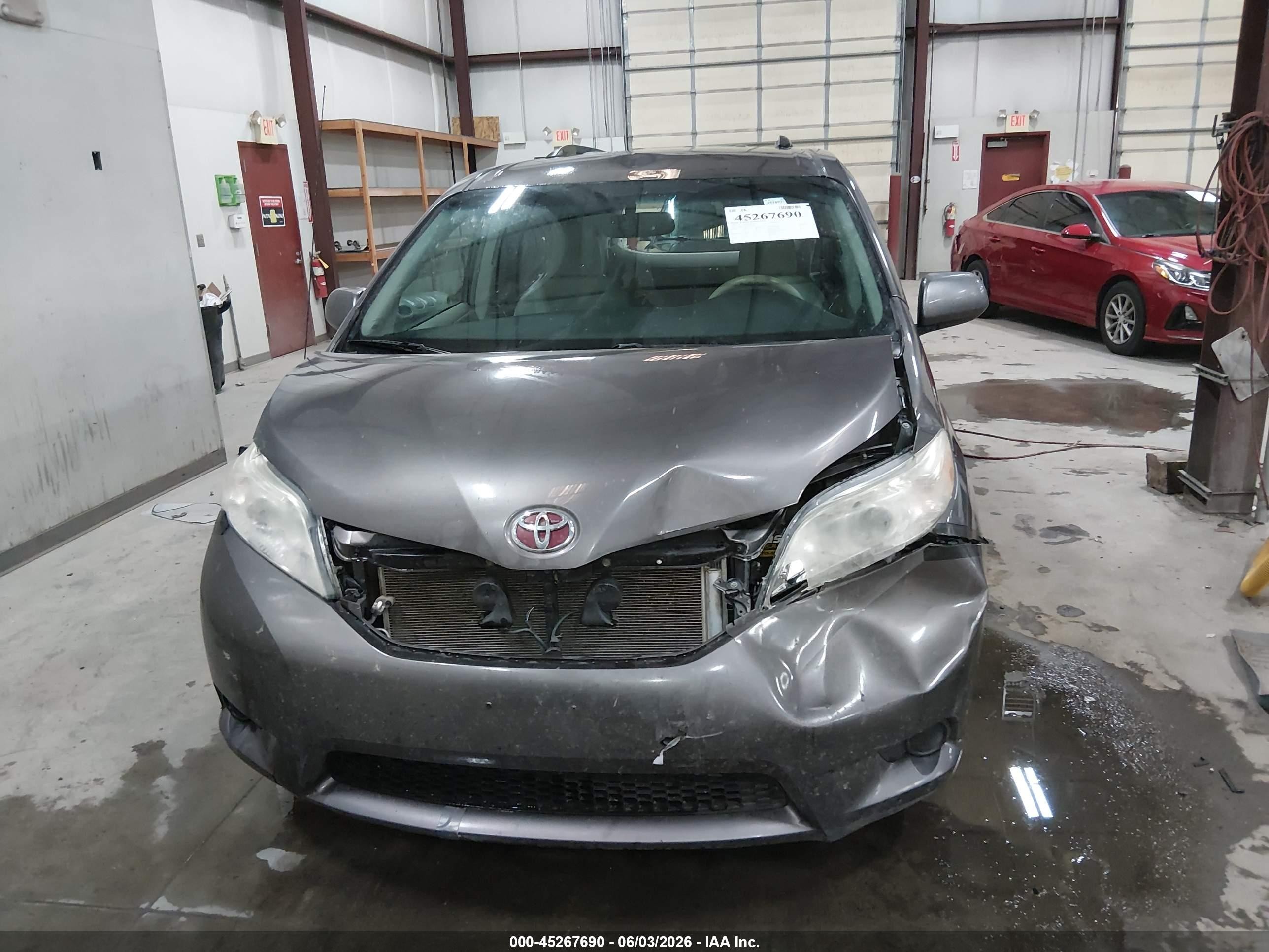 2012 Toyota Sienna Le V6 8 Passenger Gray vin: 5TDKK3DC1CS221925