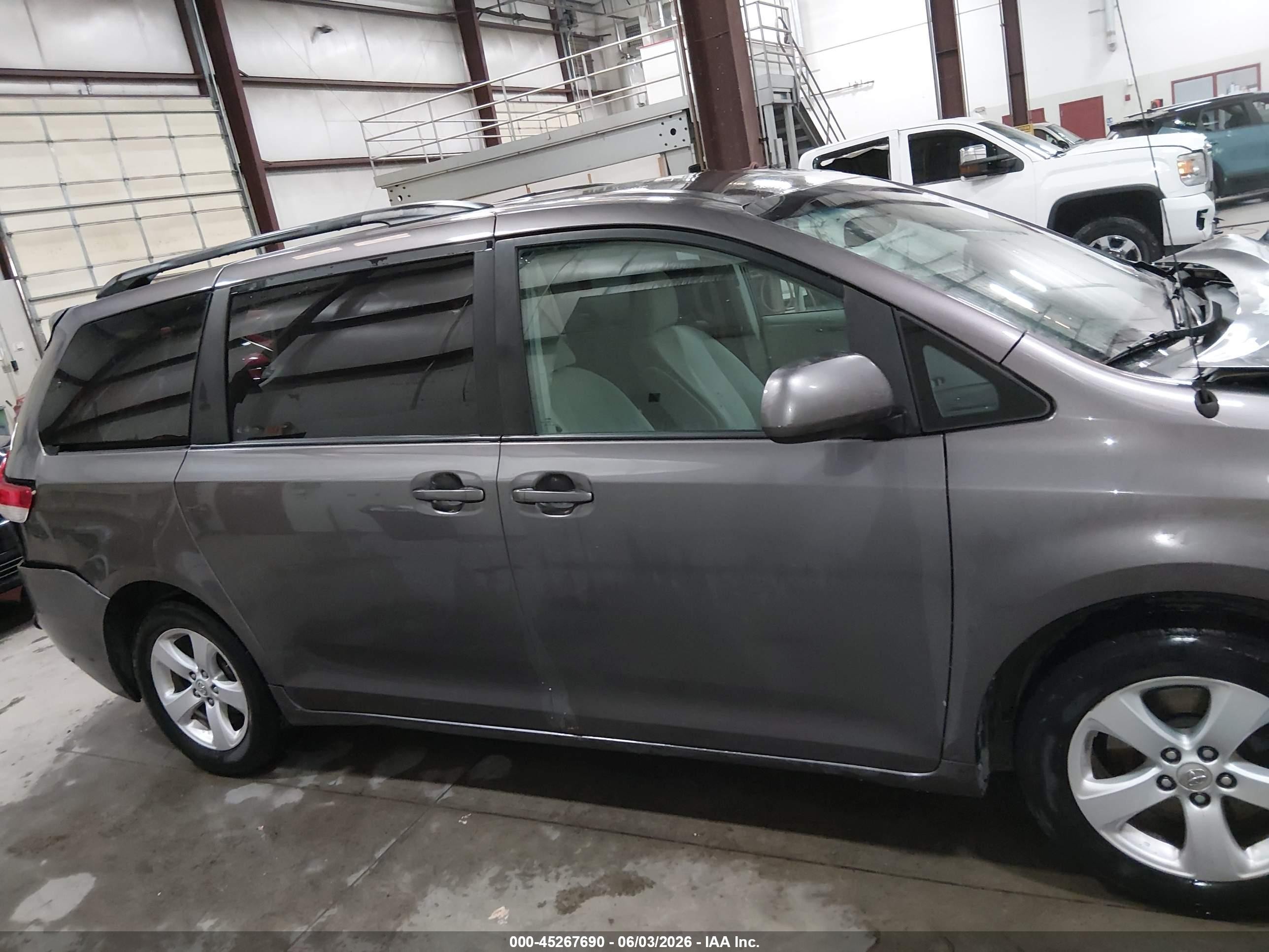 2012 Toyota Sienna Le V6 8 Passenger Gray vin: 5TDKK3DC1CS221925