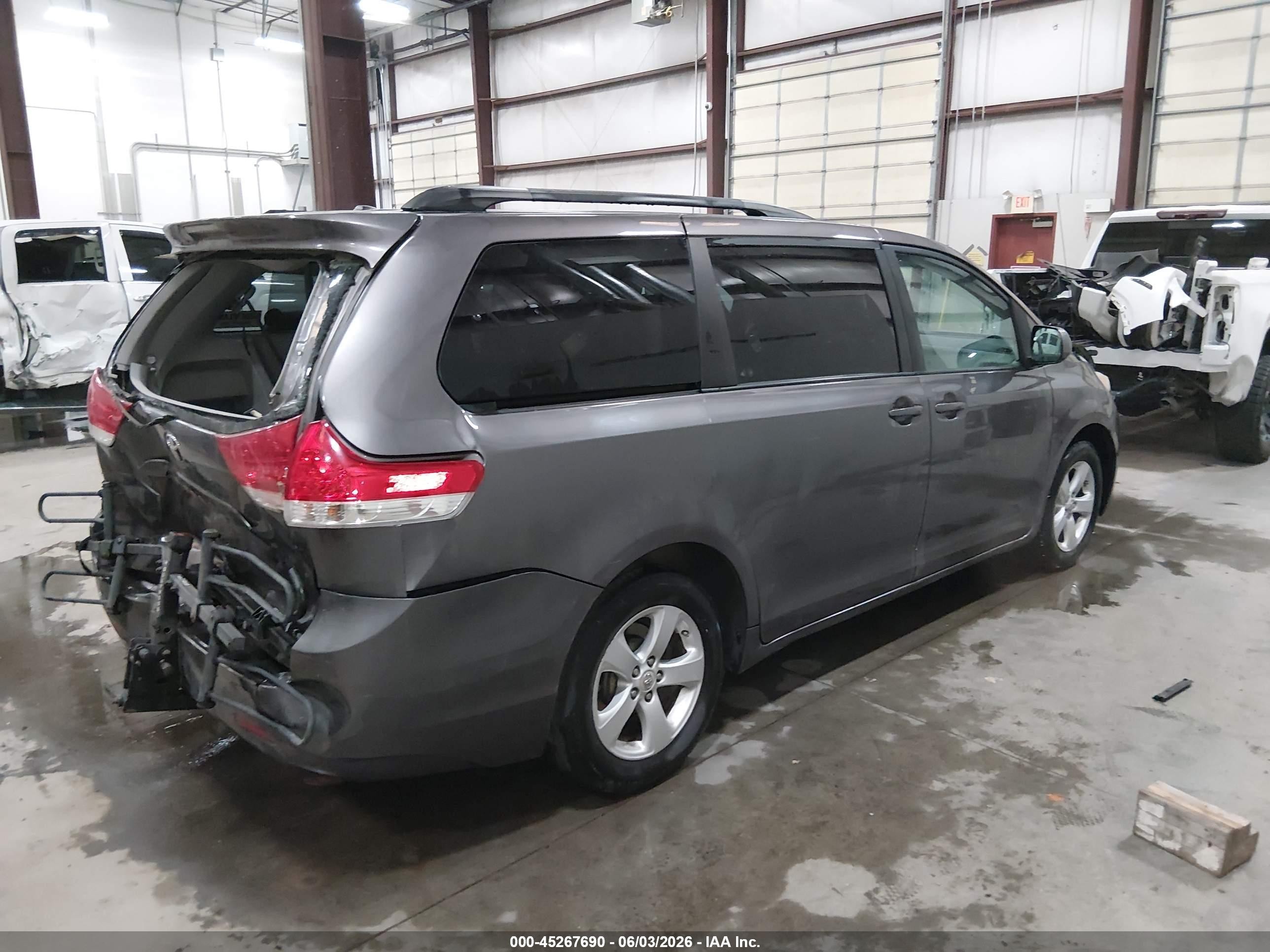 2012 Toyota Sienna Le V6 8 Passenger Gray vin: 5TDKK3DC1CS221925