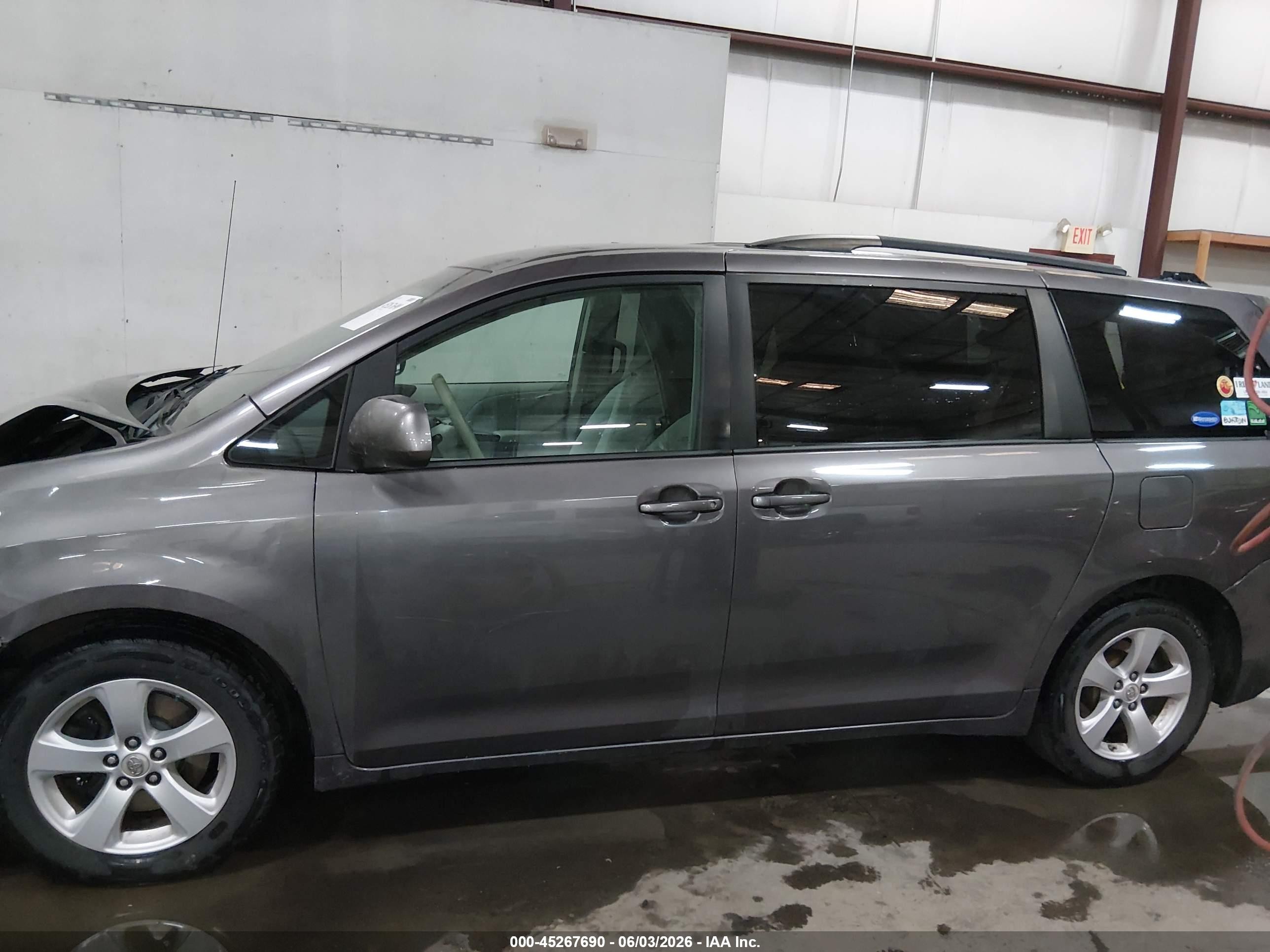 2012 Toyota Sienna Le V6 8 Passenger Gray vin: 5TDKK3DC1CS221925