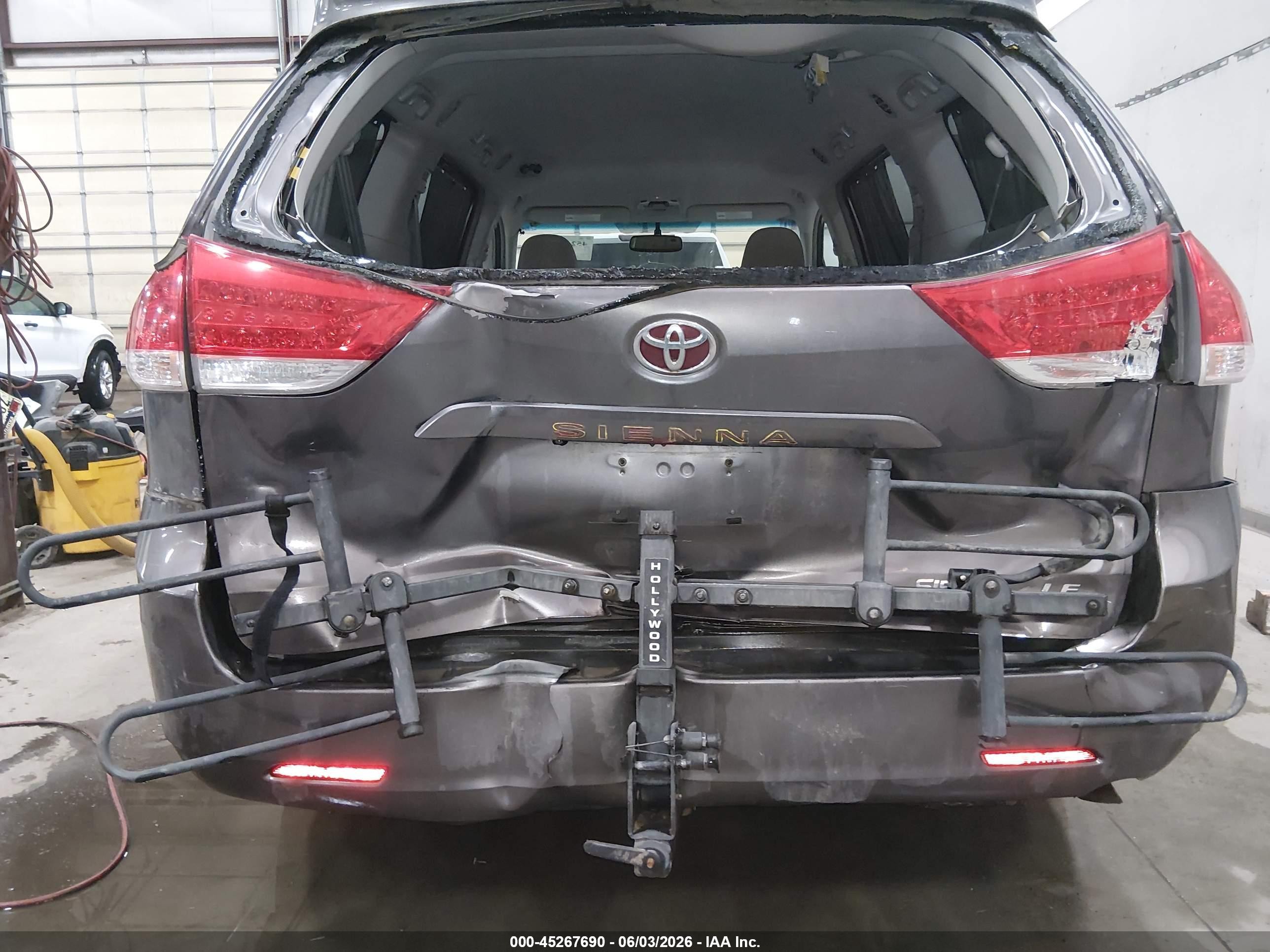 2012 Toyota Sienna Le V6 8 Passenger Gray vin: 5TDKK3DC1CS221925
