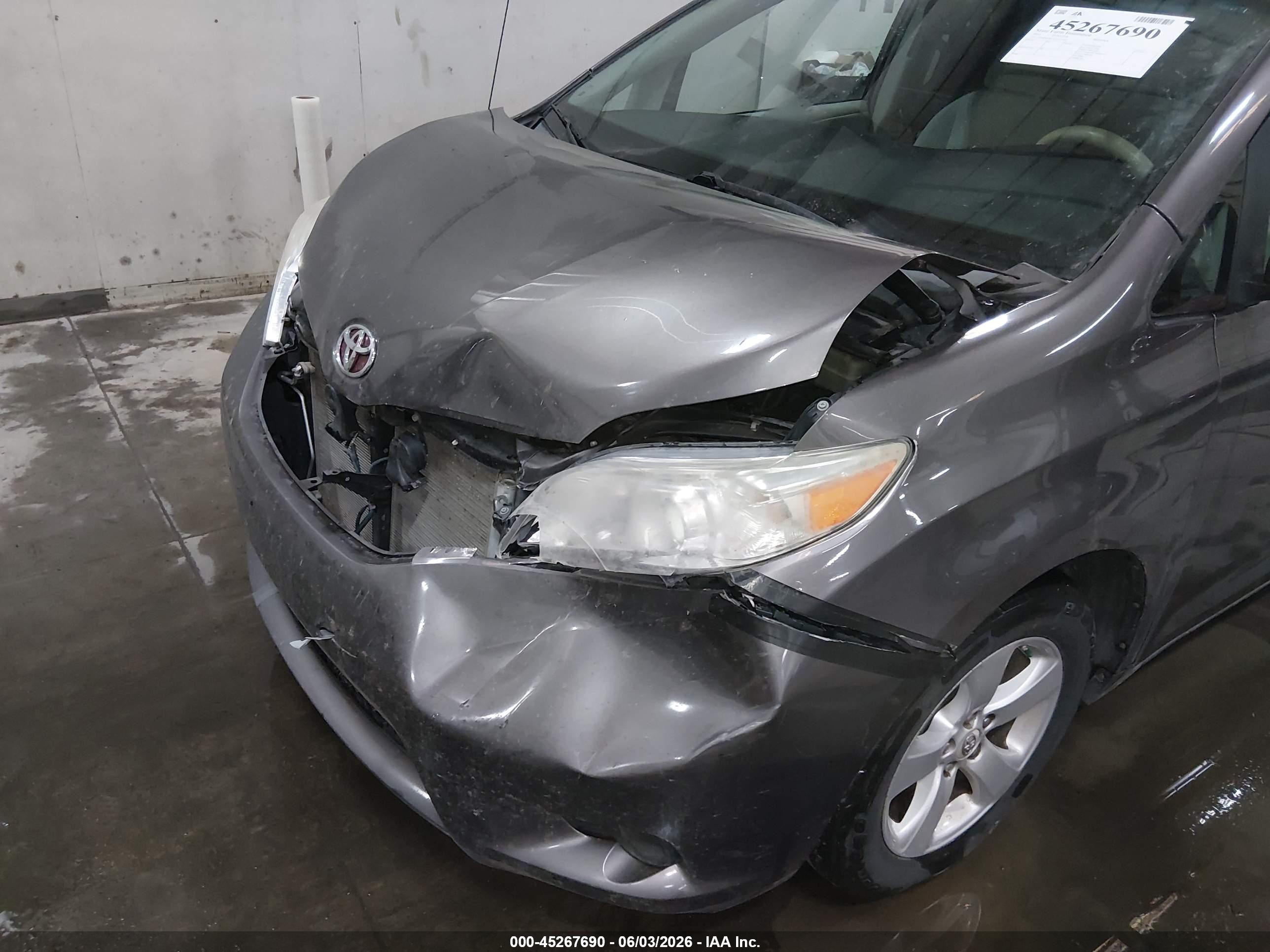 2012 Toyota Sienna Le V6 8 Passenger Gray vin: 5TDKK3DC1CS221925