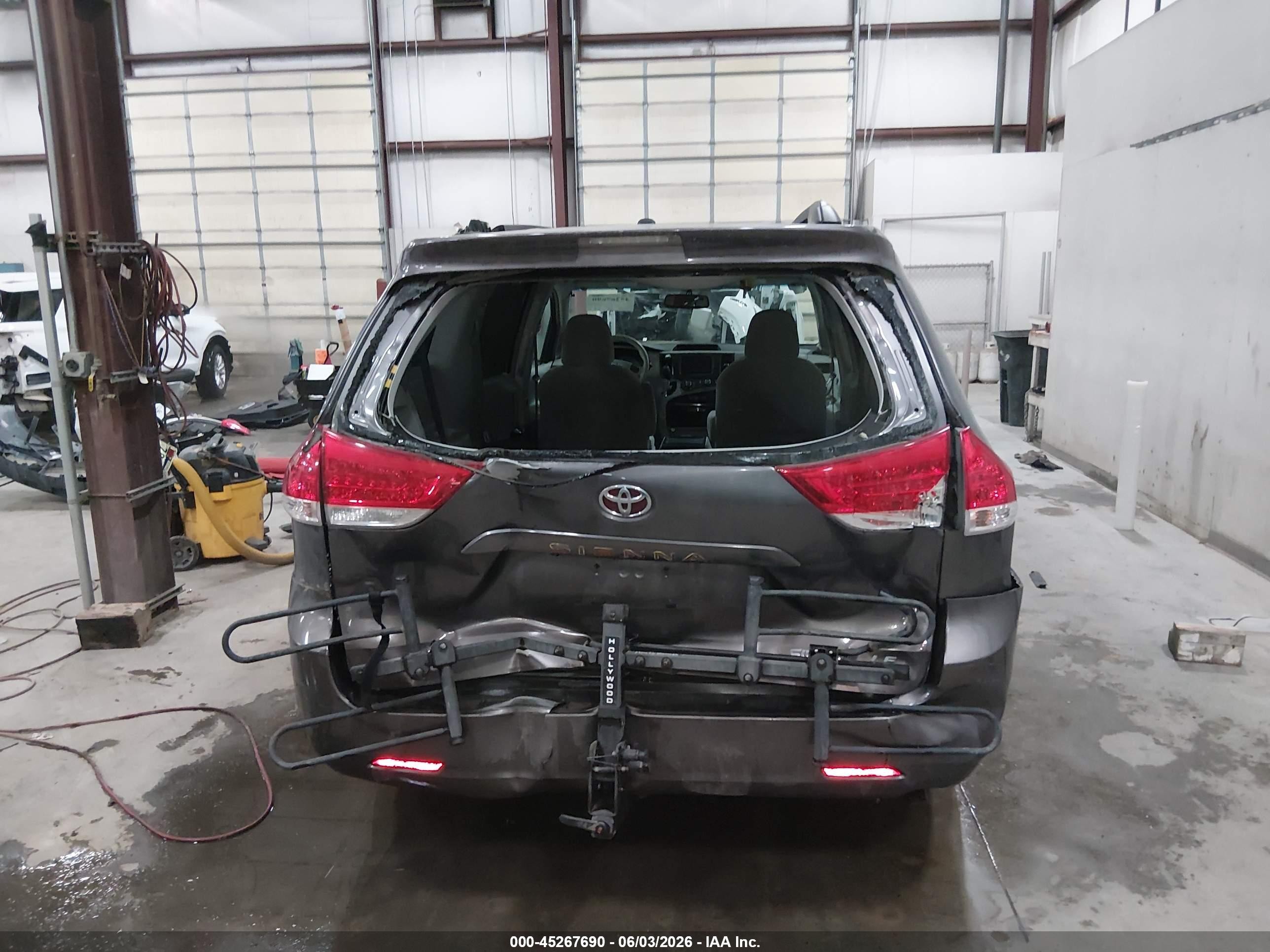 2012 Toyota Sienna Le V6 8 Passenger Gray vin: 5TDKK3DC1CS221925