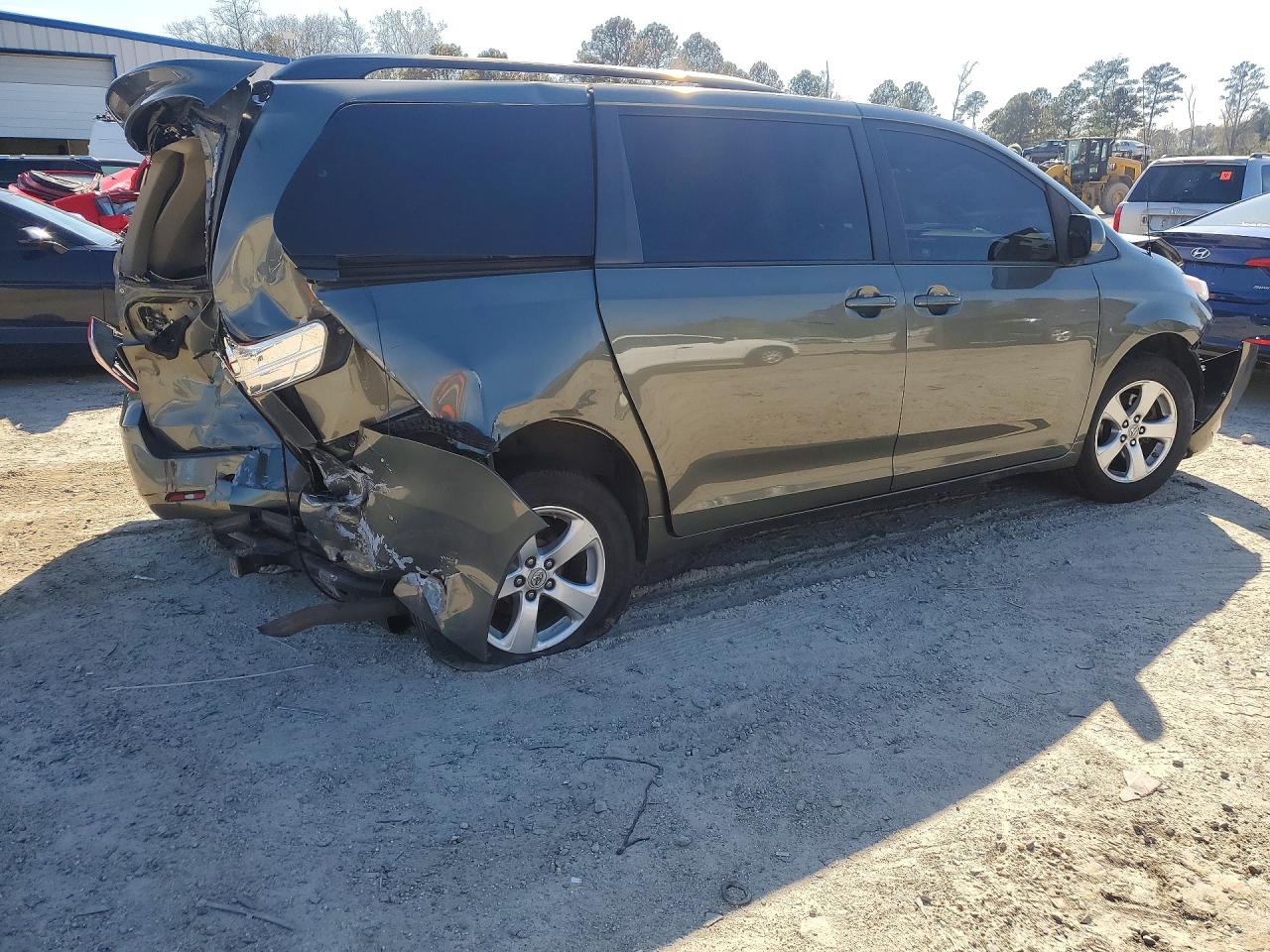 2012 Toyota Sienna Le 8-passenger Gray vin: 5TDKK3DC1CS224582