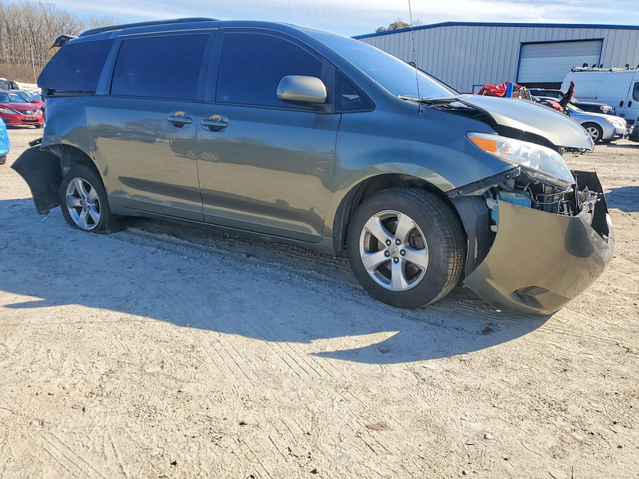 2012 Toyota Sienna Le 8-passenger Gray vin: 5TDKK3DC1CS224582
