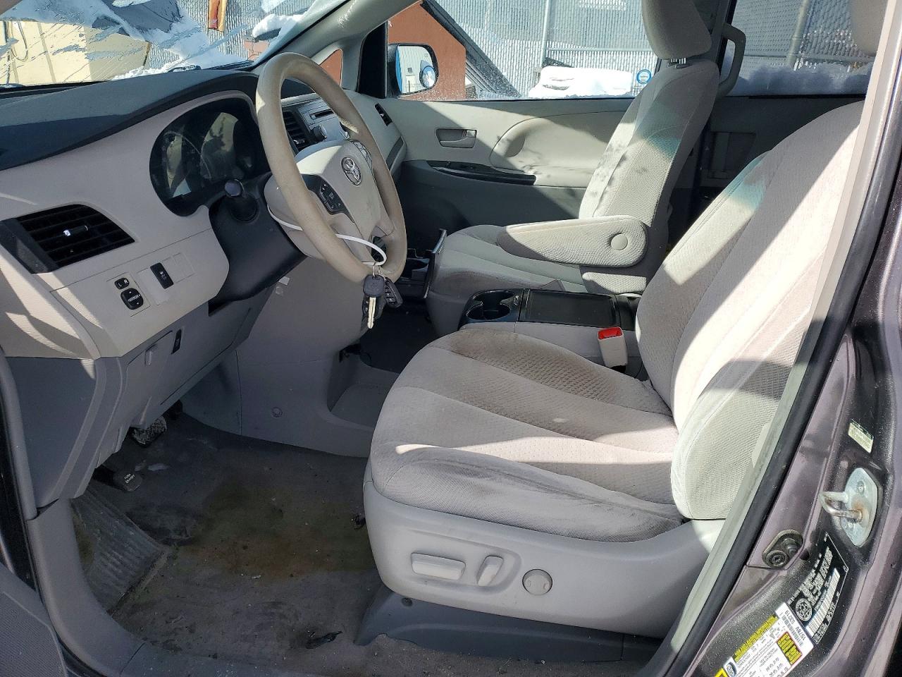 2012 Toyota Sienna Le Gray vin: 5TDKK3DC1CS263866