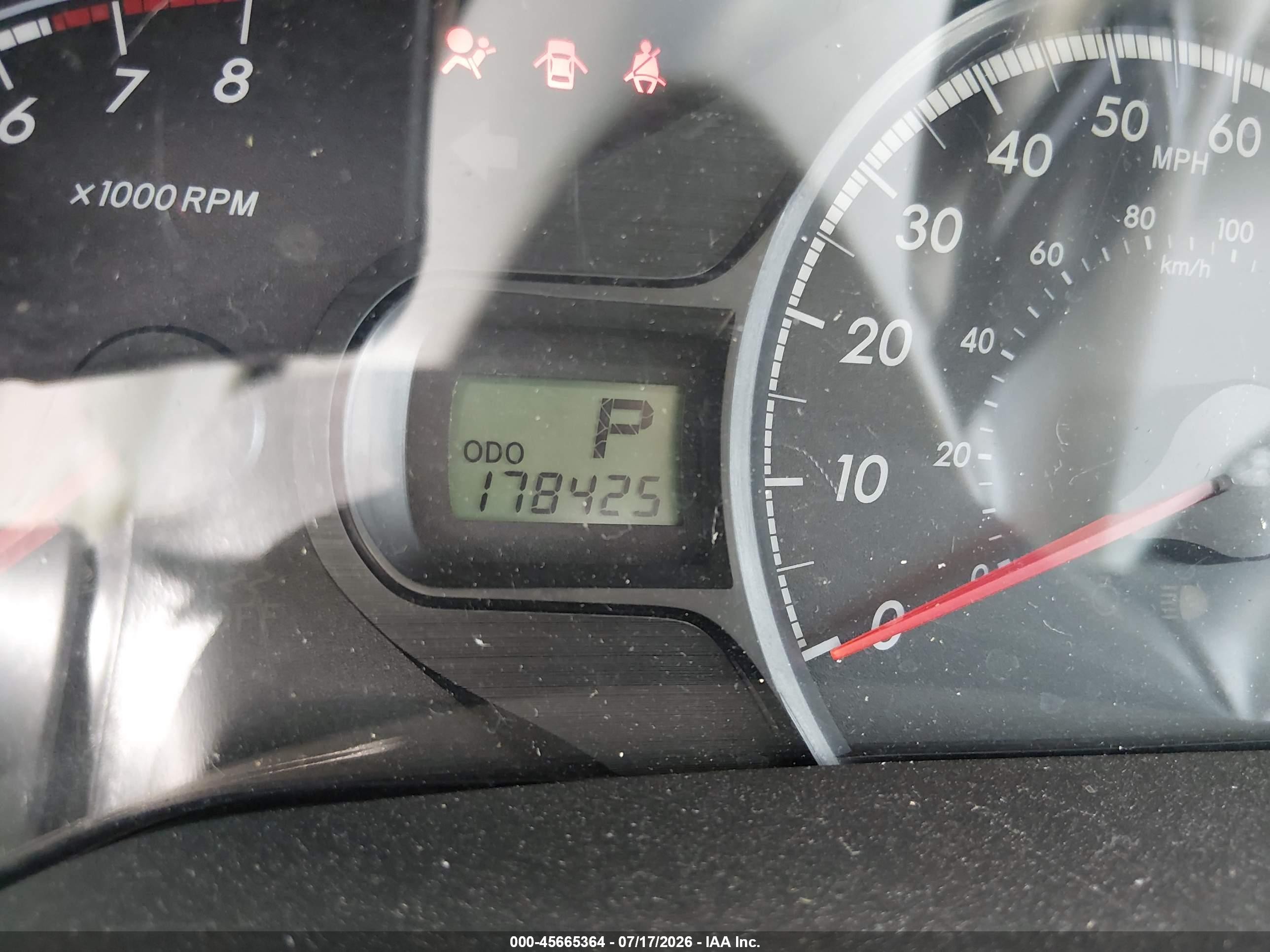2012 Toyota Sienna Le V6 8 Passenger Silver vin: 5TDKK3DC1CS264998