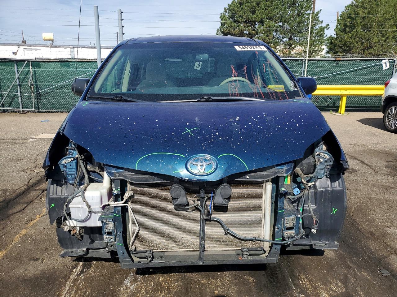 2012 Toyota Sienna Le Blue vin: 5TDKK3DC1CS273121
