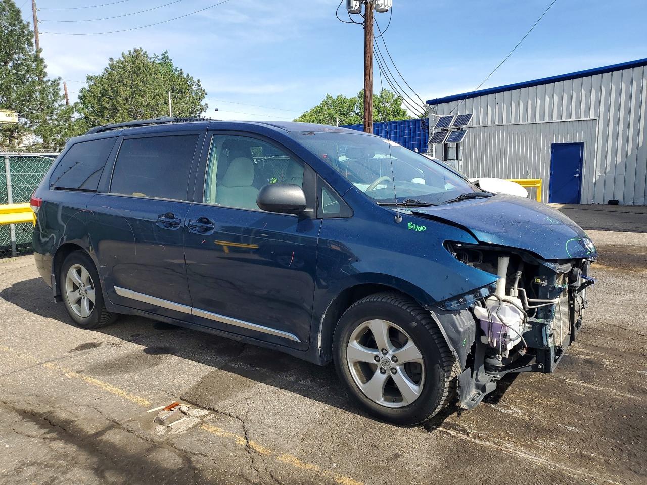 2012 Toyota Sienna Le Blue vin: 5TDKK3DC1CS273121
