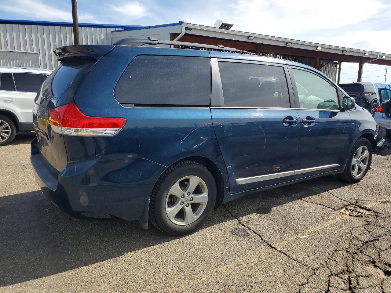 2012 Toyota Sienna Le Blue vin: 5TDKK3DC1CS273121