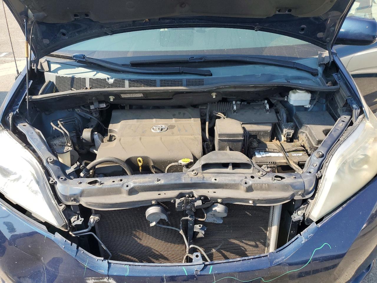 2012 Toyota Sienna Le Синий vin: 5TDKK3DC1CS273183
