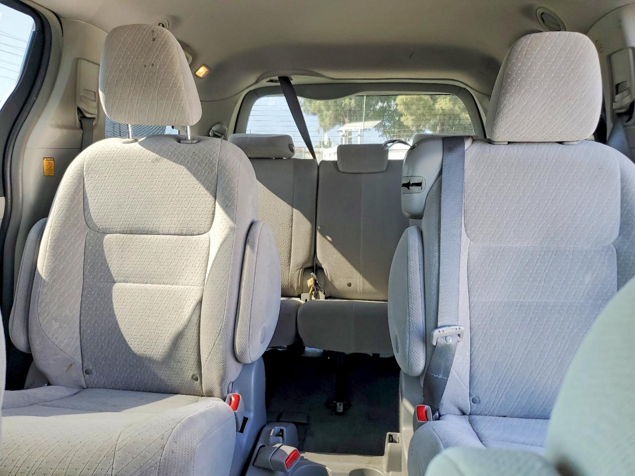 2012 Toyota Sienna Le Синий vin: 5TDKK3DC1CS273183