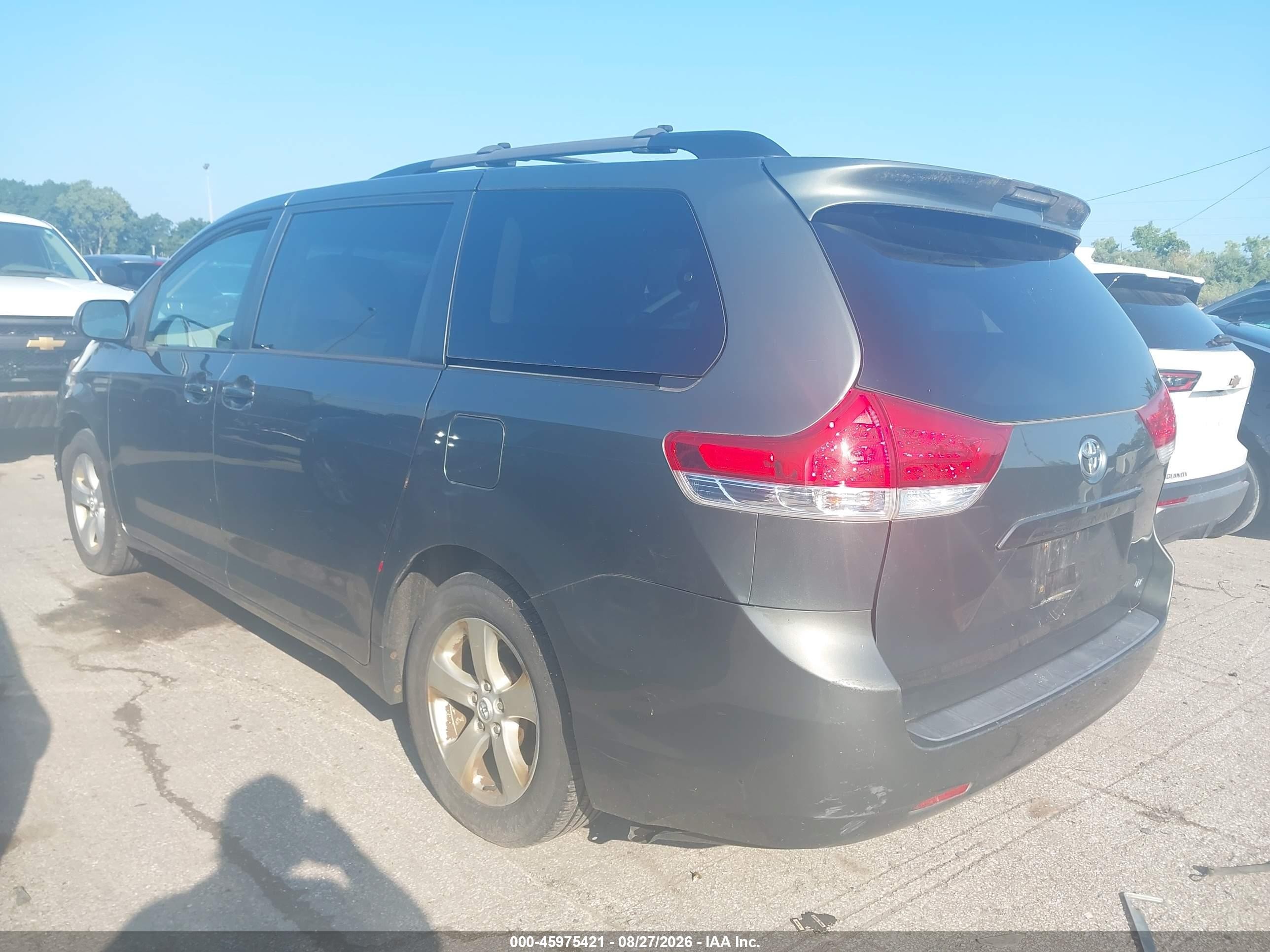 2012 Toyota Sienna Le V6 8 Passenger Gray vin: 5TDKK3DC1CS276178