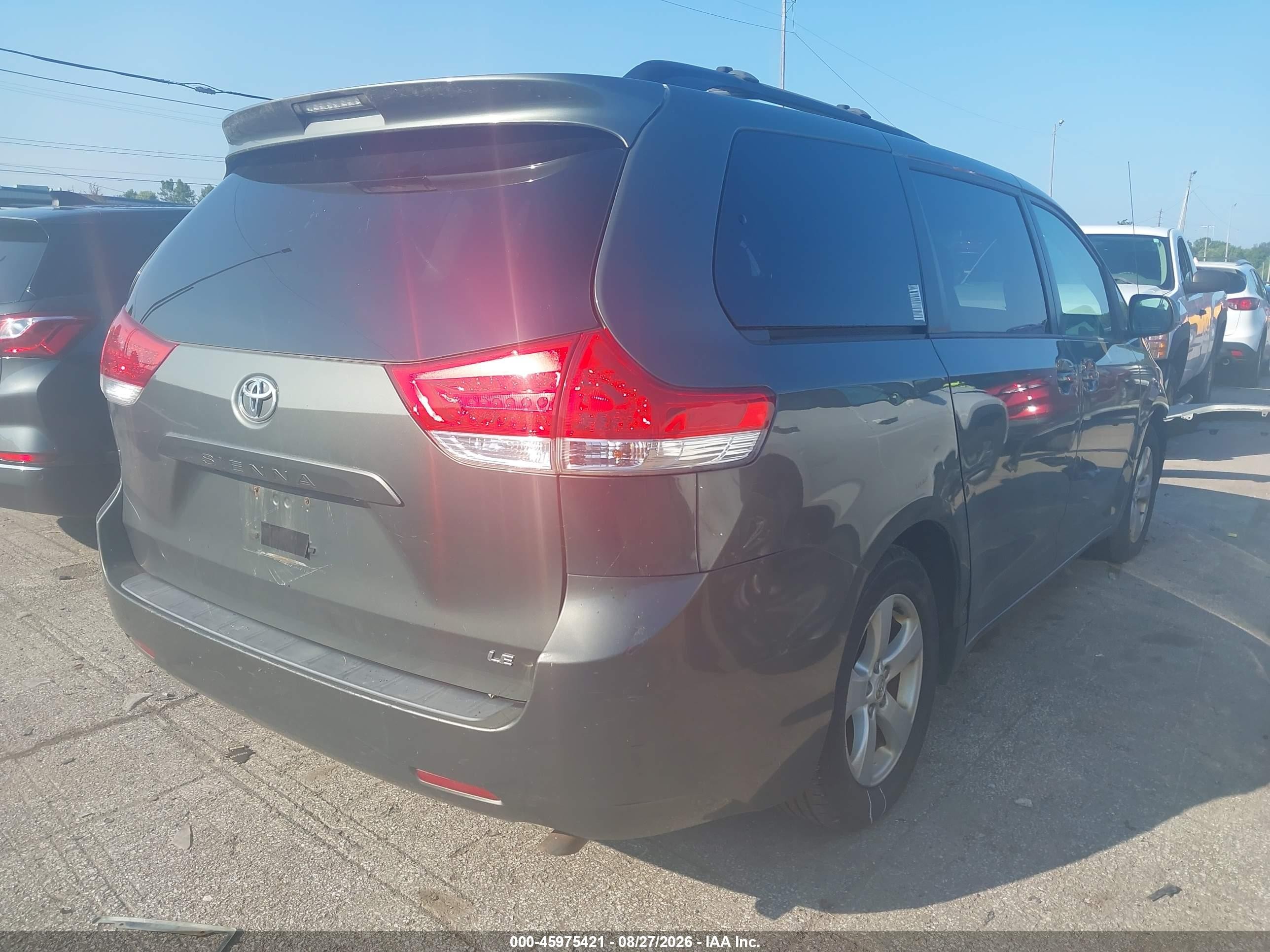 2012 Toyota Sienna Le V6 8 Passenger Gray vin: 5TDKK3DC1CS276178