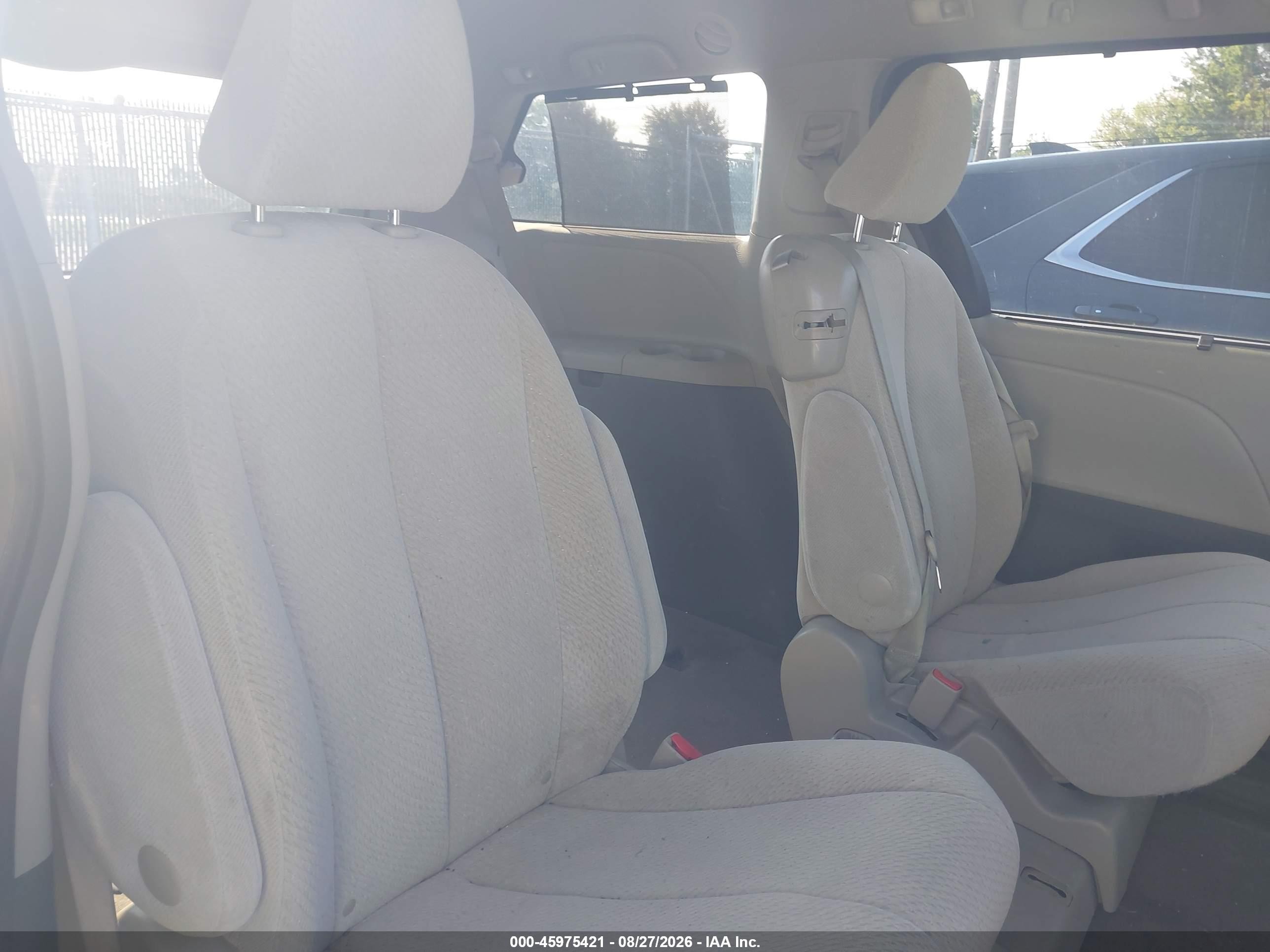 2012 Toyota Sienna Le V6 8 Passenger Gray vin: 5TDKK3DC1CS276178