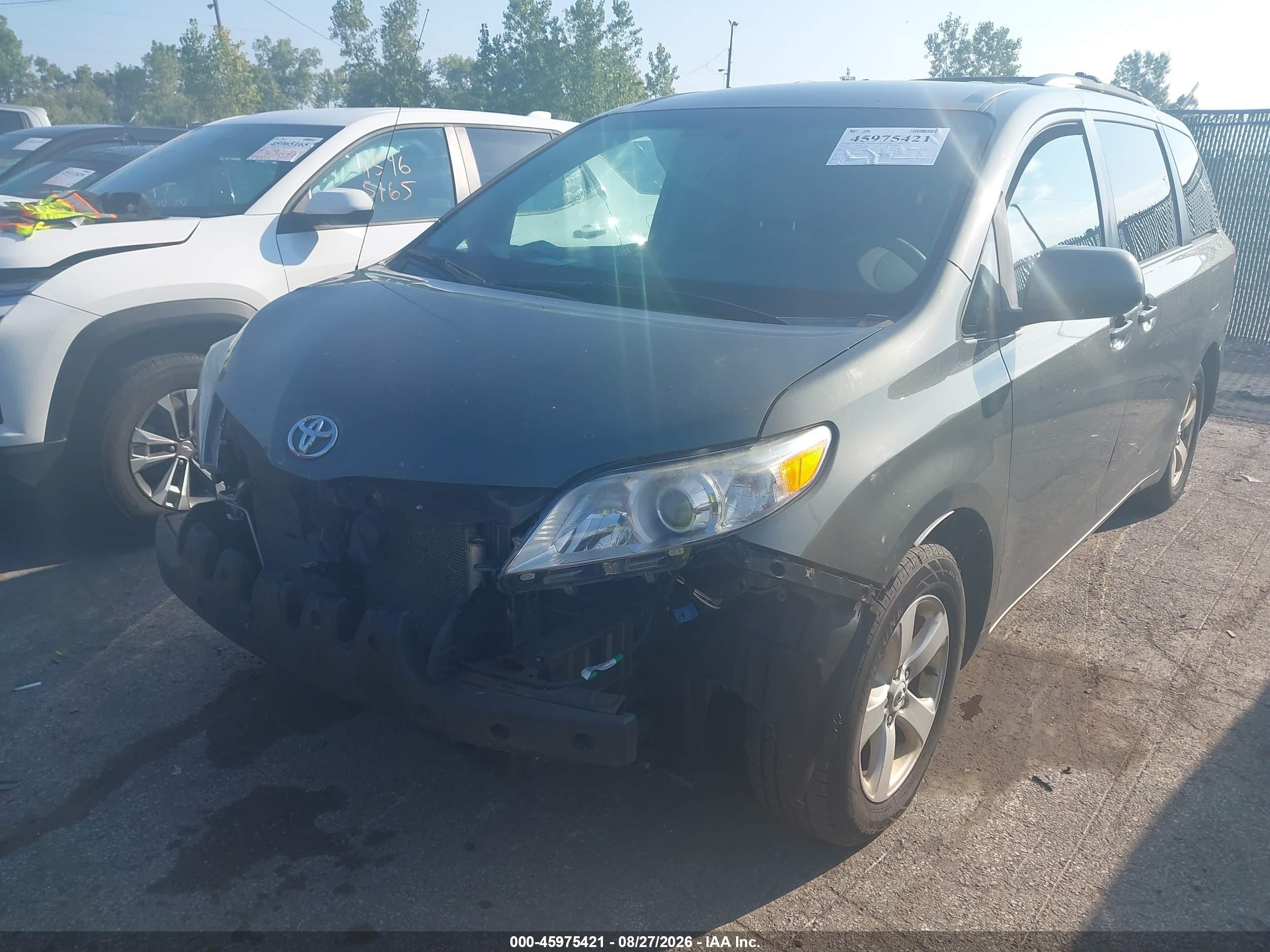 2012 Toyota Sienna Le V6 8 Passenger Gray vin: 5TDKK3DC1CS276178