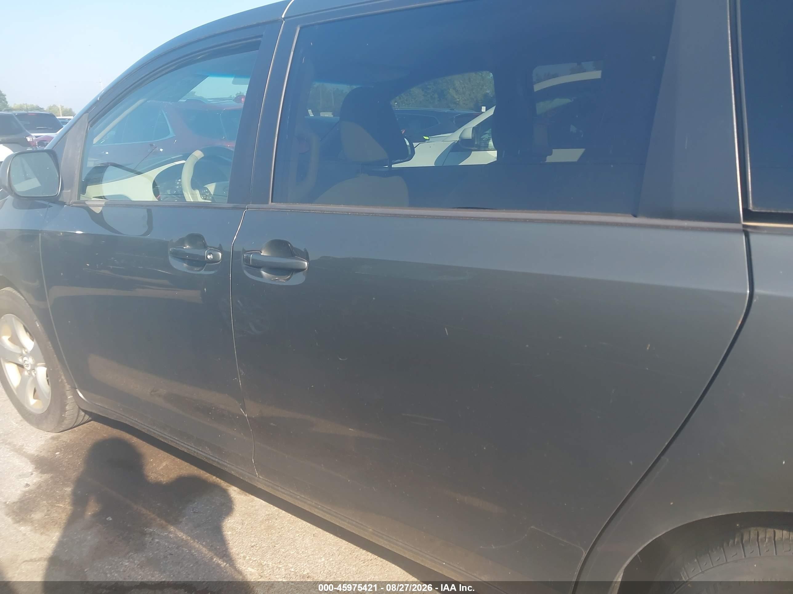 2012 Toyota Sienna Le V6 8 Passenger Gray vin: 5TDKK3DC1CS276178