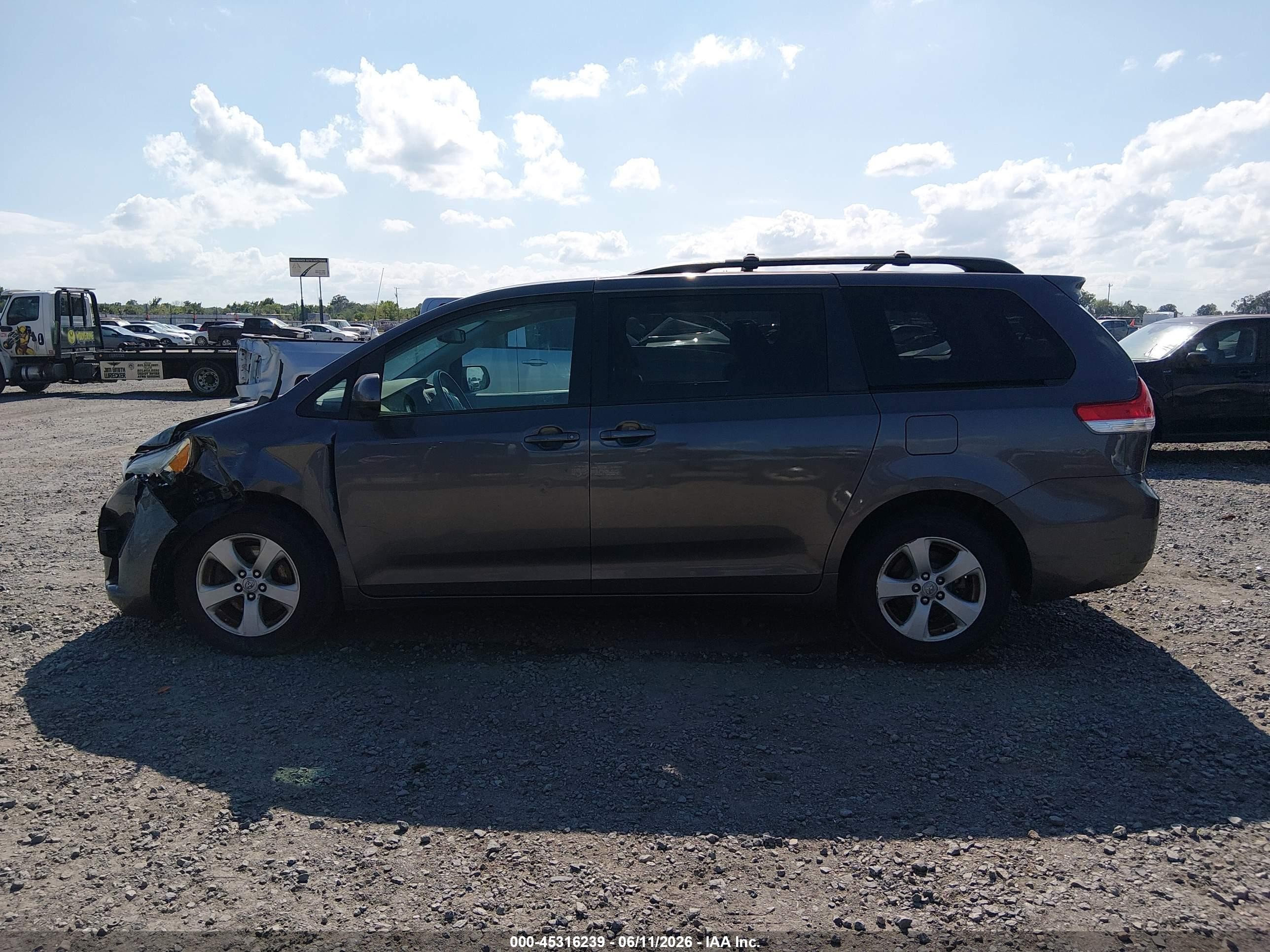 2012 Toyota Sienna Le V6 8 Passenger Gray vin: 5TDKK3DC1CS278447