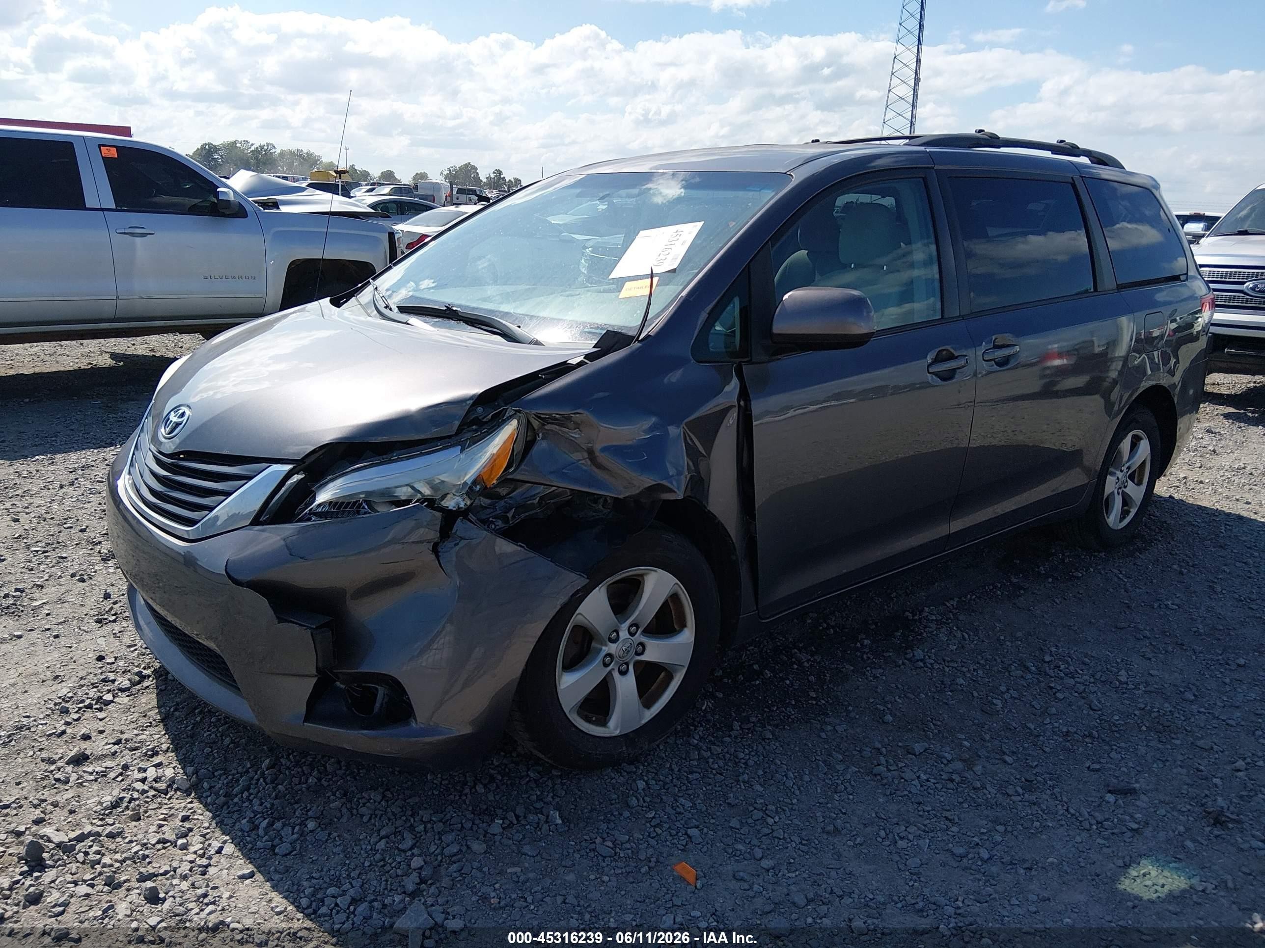 2012 Toyota Sienna Le V6 8 Passenger Gray vin: 5TDKK3DC1CS278447