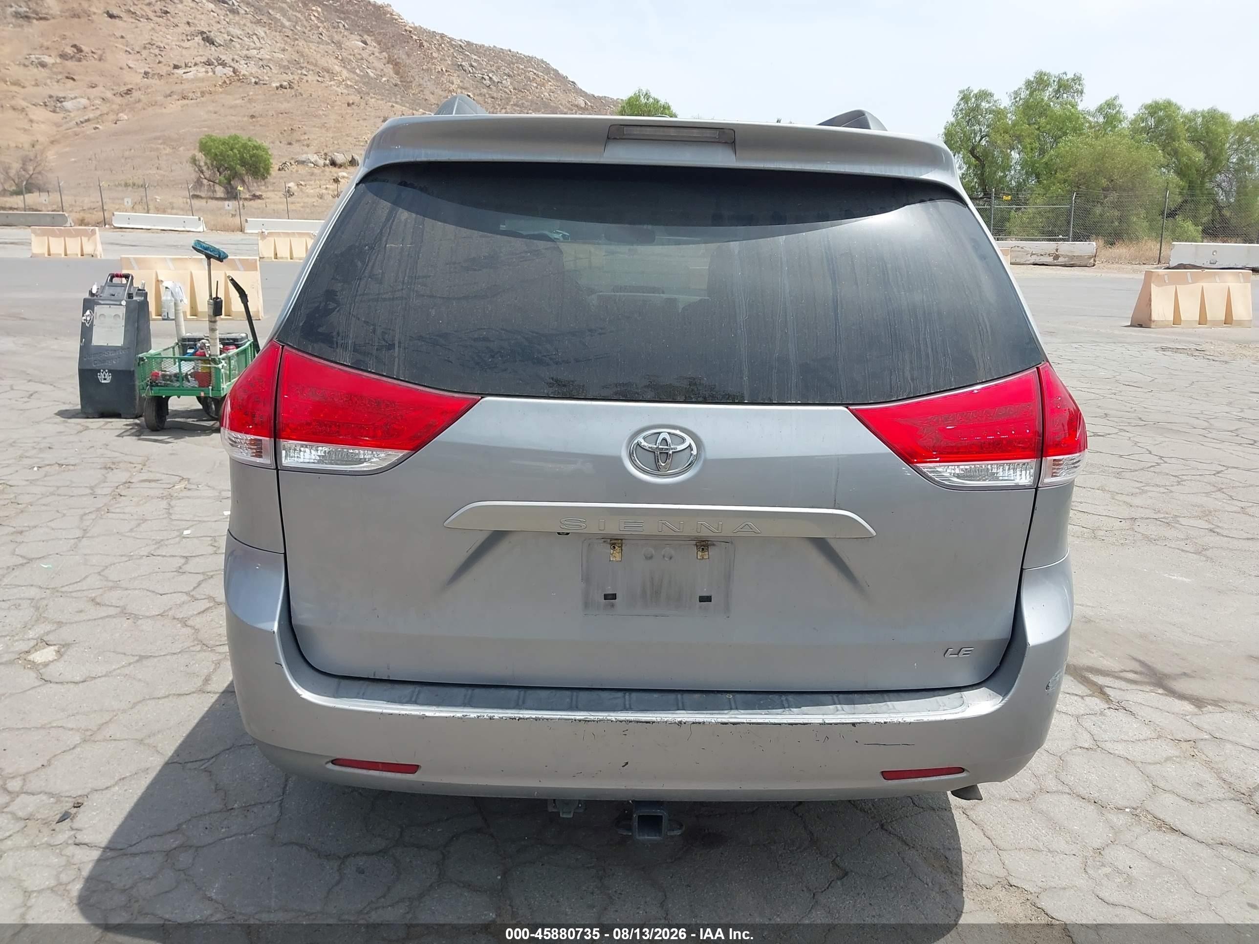 2013 Toyota Sienna Le V6 8 Passenger Silver vin: 5TDKK3DC1DS282063