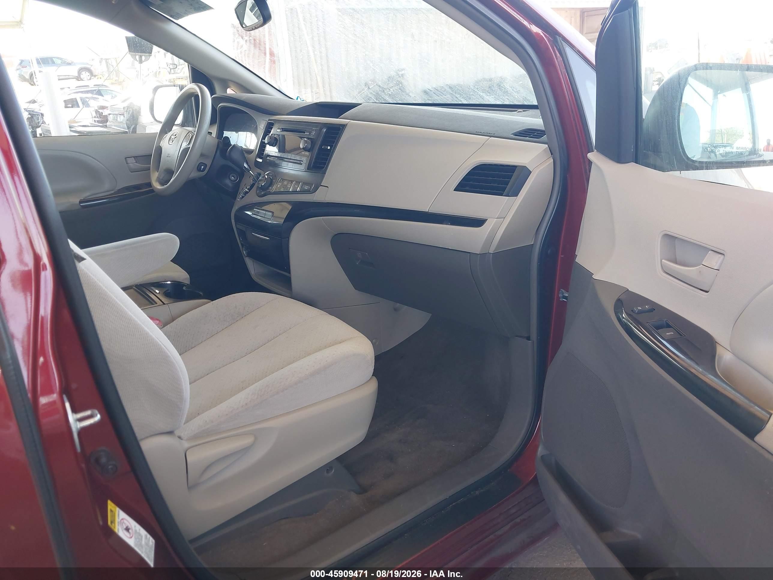 2013 Toyota Sienna Le V6 8 Passenger Красный vin: 5TDKK3DC1DS284153