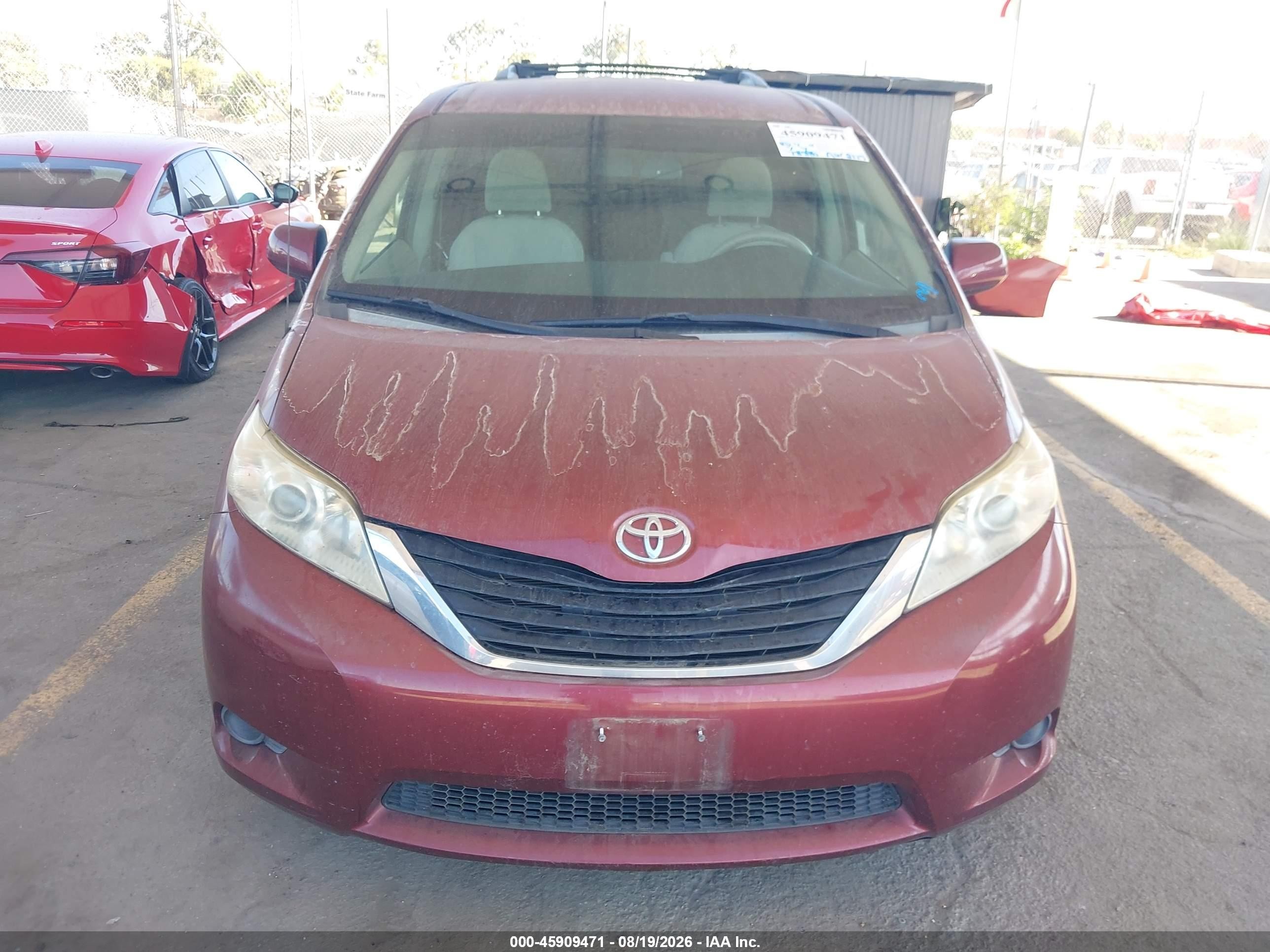 2013 Toyota Sienna Le V6 8 Passenger Красный vin: 5TDKK3DC1DS284153