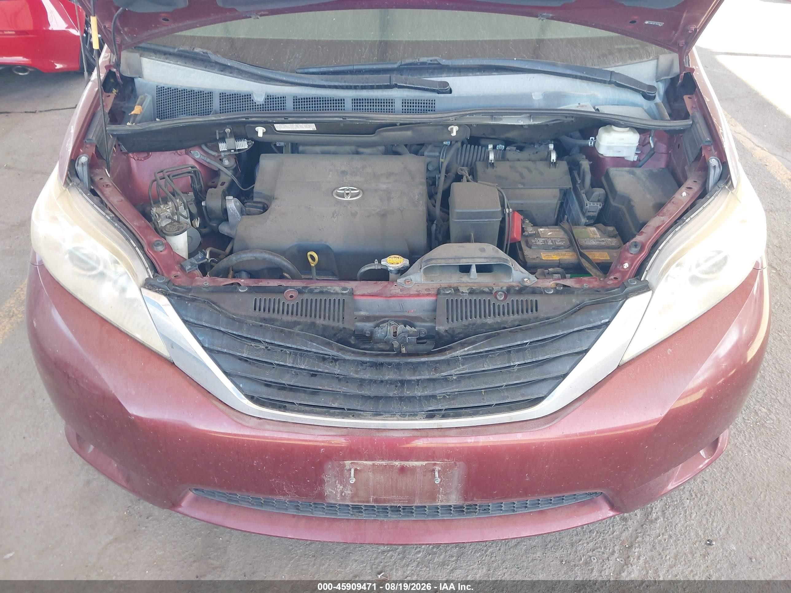 2013 Toyota Sienna Le V6 8 Passenger Красный vin: 5TDKK3DC1DS284153