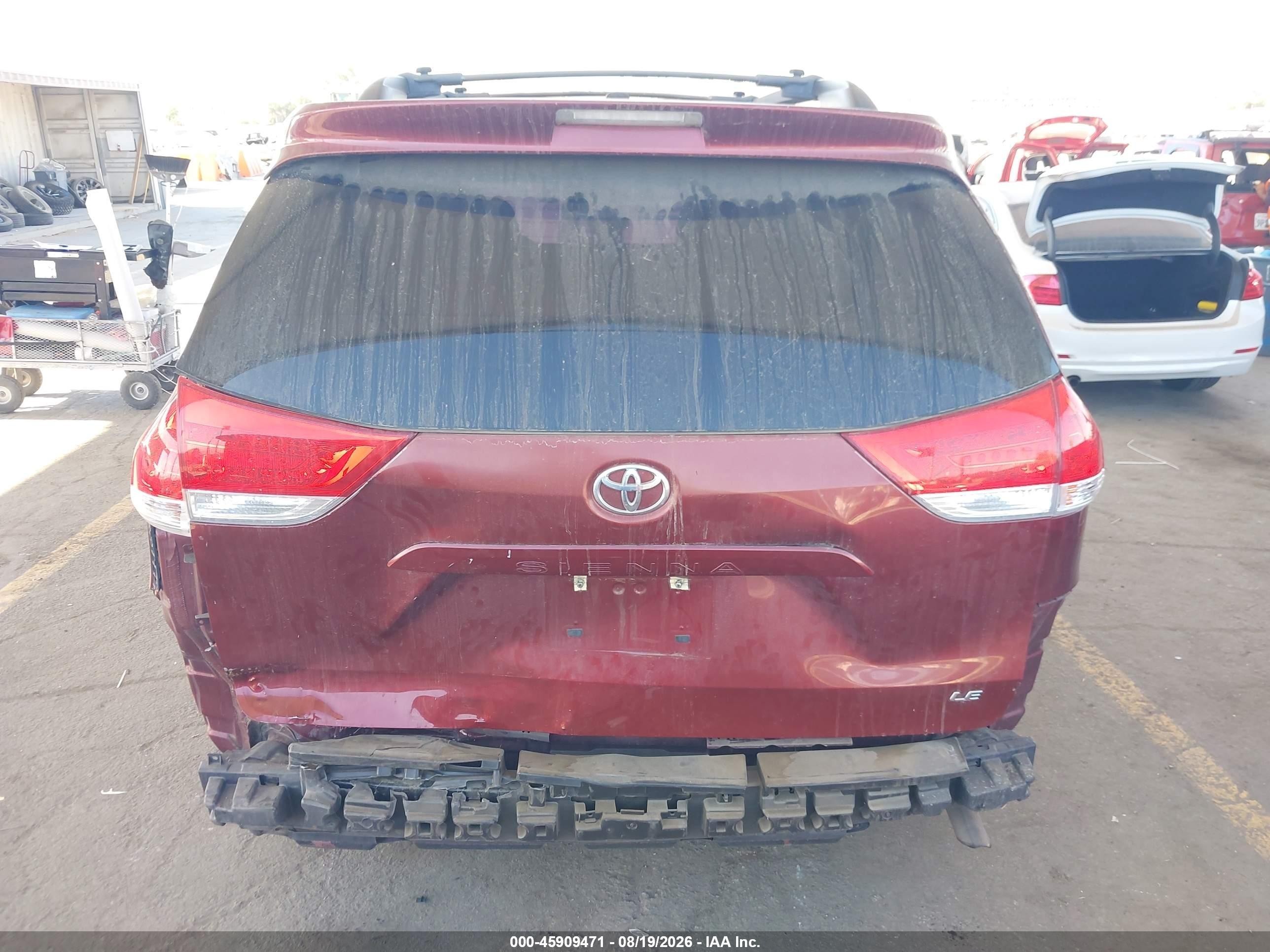 2013 Toyota Sienna Le V6 8 Passenger Красный vin: 5TDKK3DC1DS284153