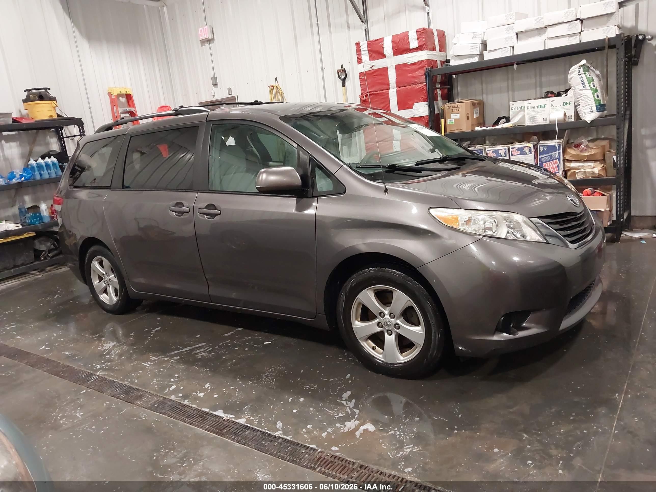 2013 Toyota Sienna Le V6 8 Passenger Gray vin: 5TDKK3DC1DS300240