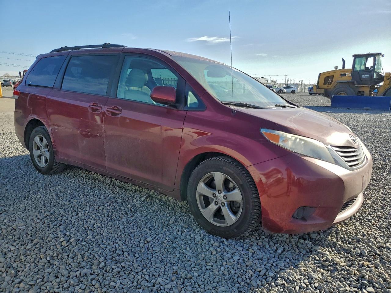 2013 Toyota Sienna Le 8 Passenger Red vin: 5TDKK3DC1DS319239