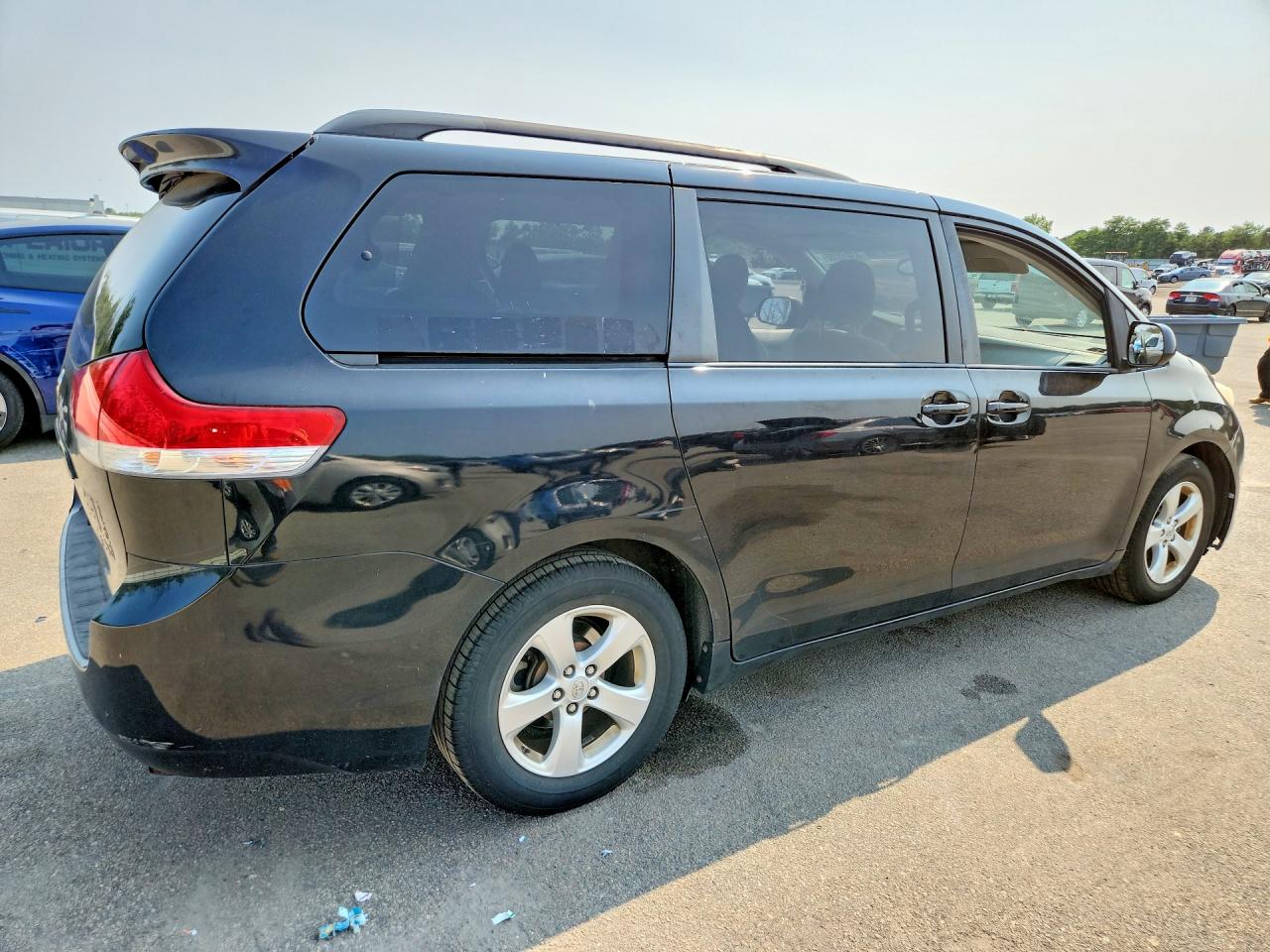 2013 Toyota Sienna Le Black vin: 5TDKK3DC1DS331259