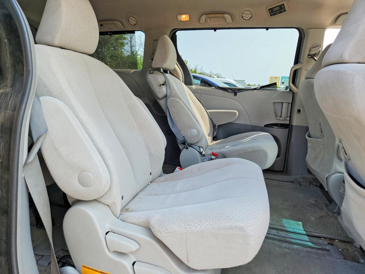 2013 Toyota Sienna Le Black vin: 5TDKK3DC1DS331259