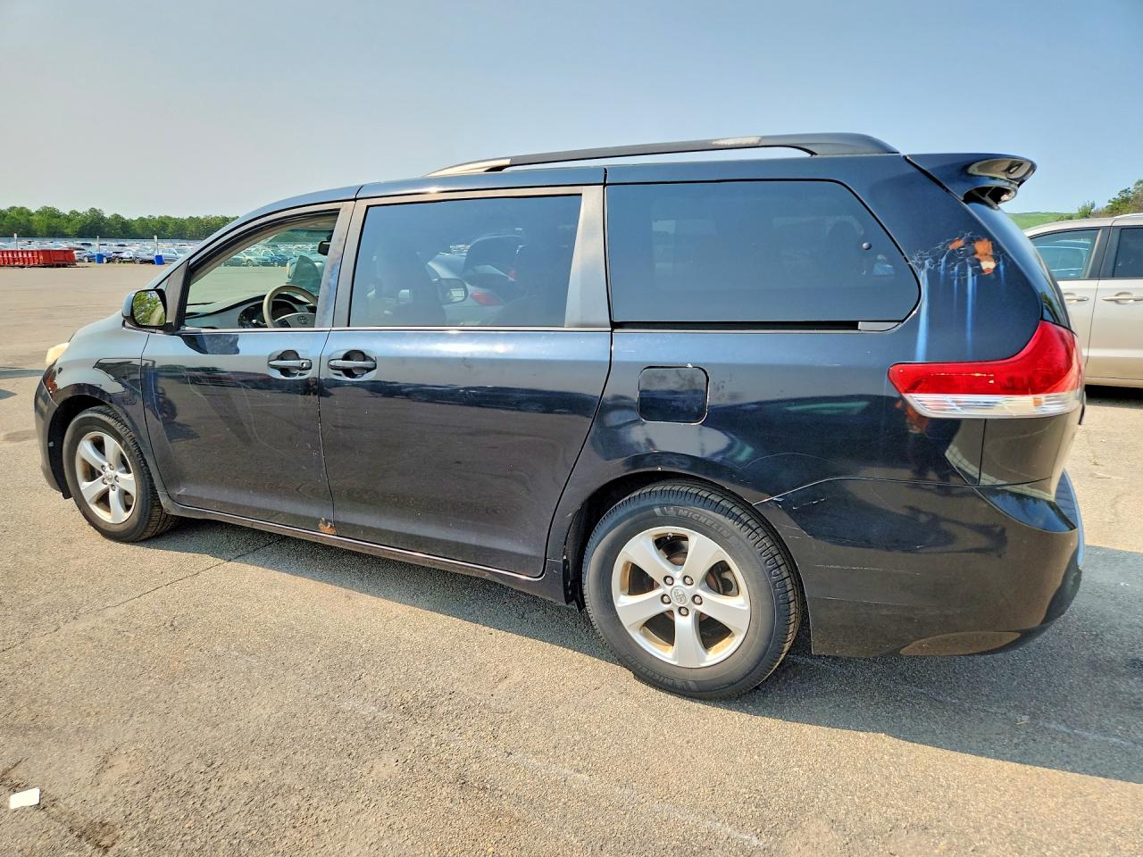 2013 Toyota Sienna Le Black vin: 5TDKK3DC1DS331259